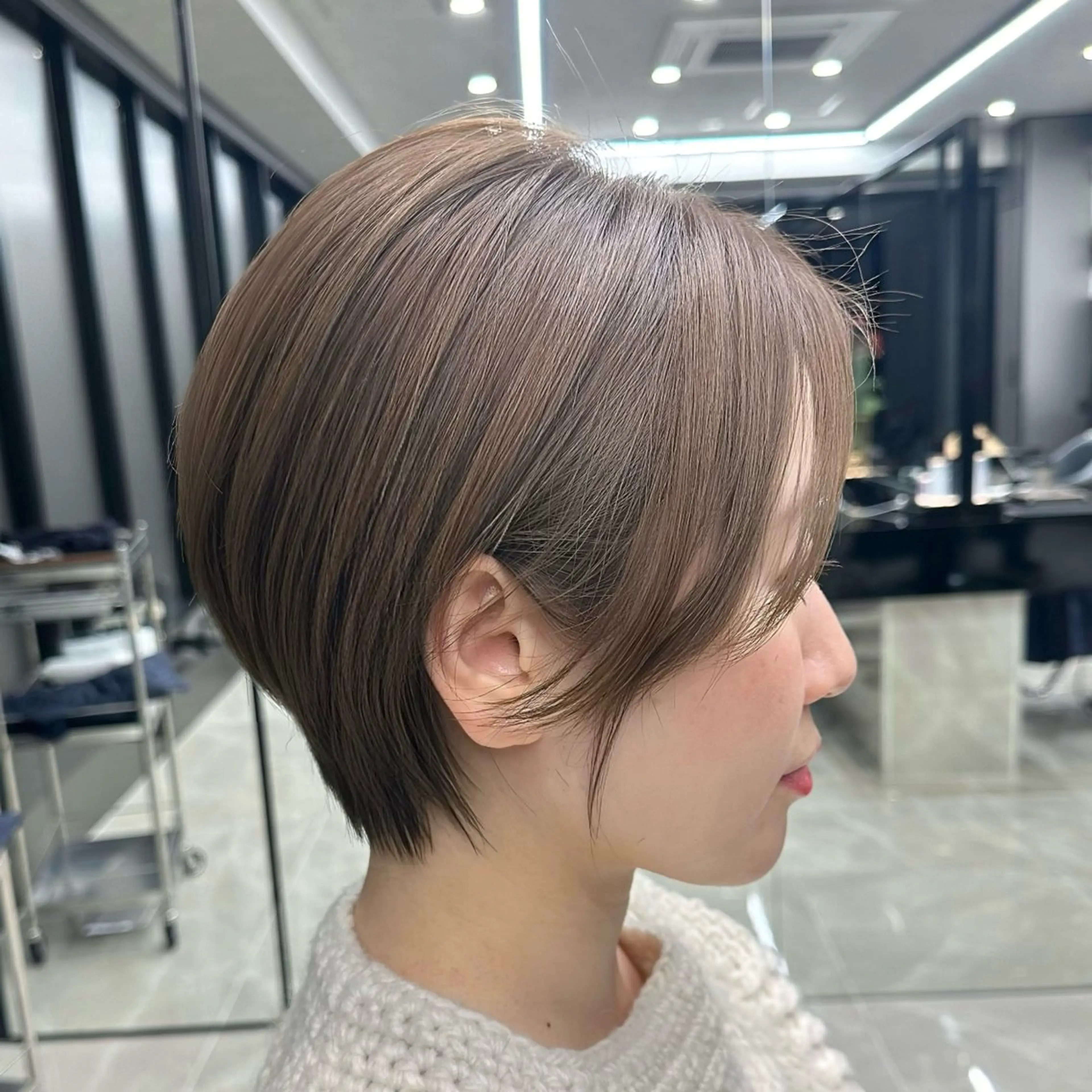 ショート カラー ショートボブ 丸みショート アッシュ ベージュカラー ボブ カット ヘアカラー トリートメント Memoriese 表参道のヘアスタイル