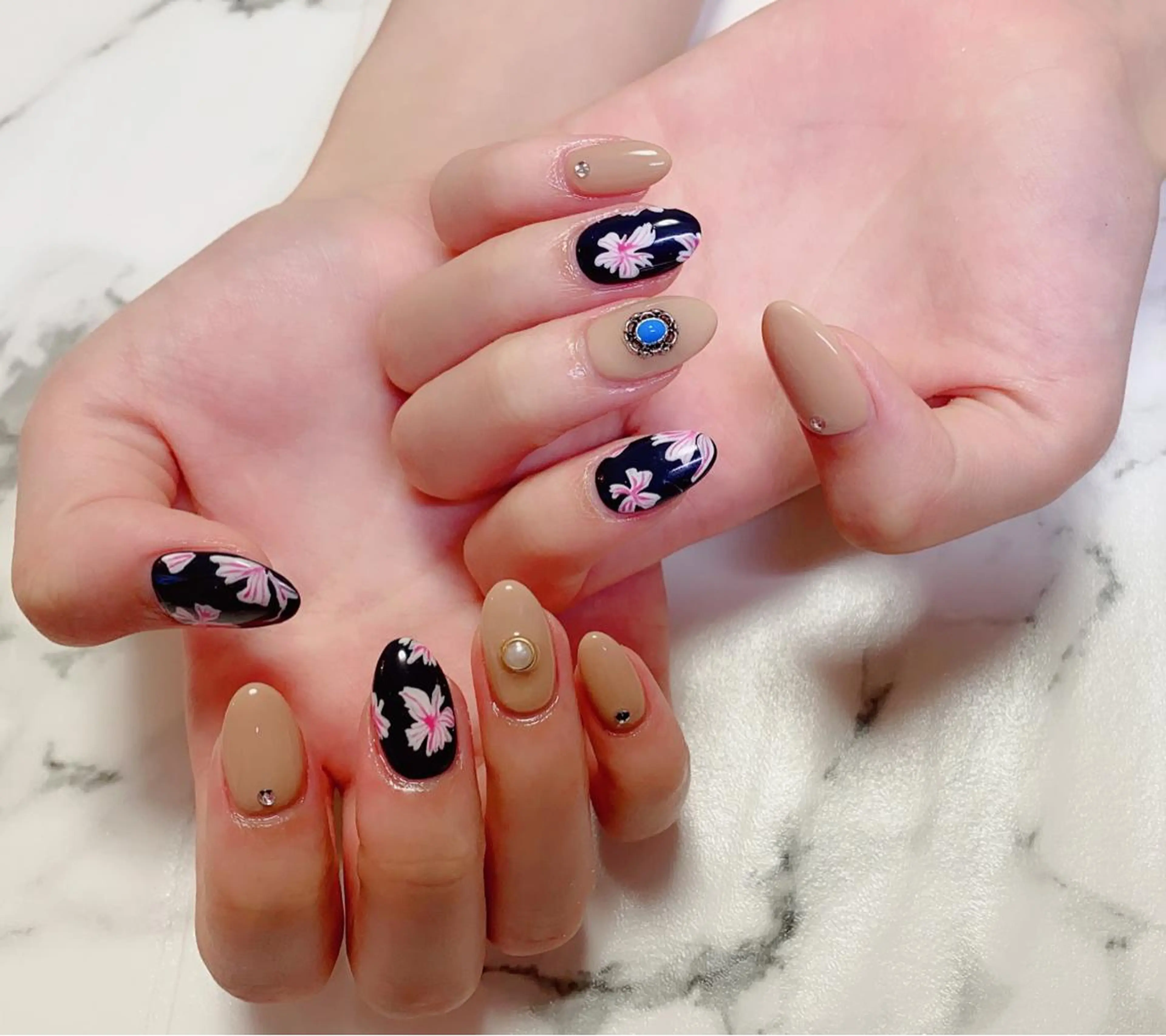 ロング カラー ネイル アートネイル Q Free nailsのネイルデザイン