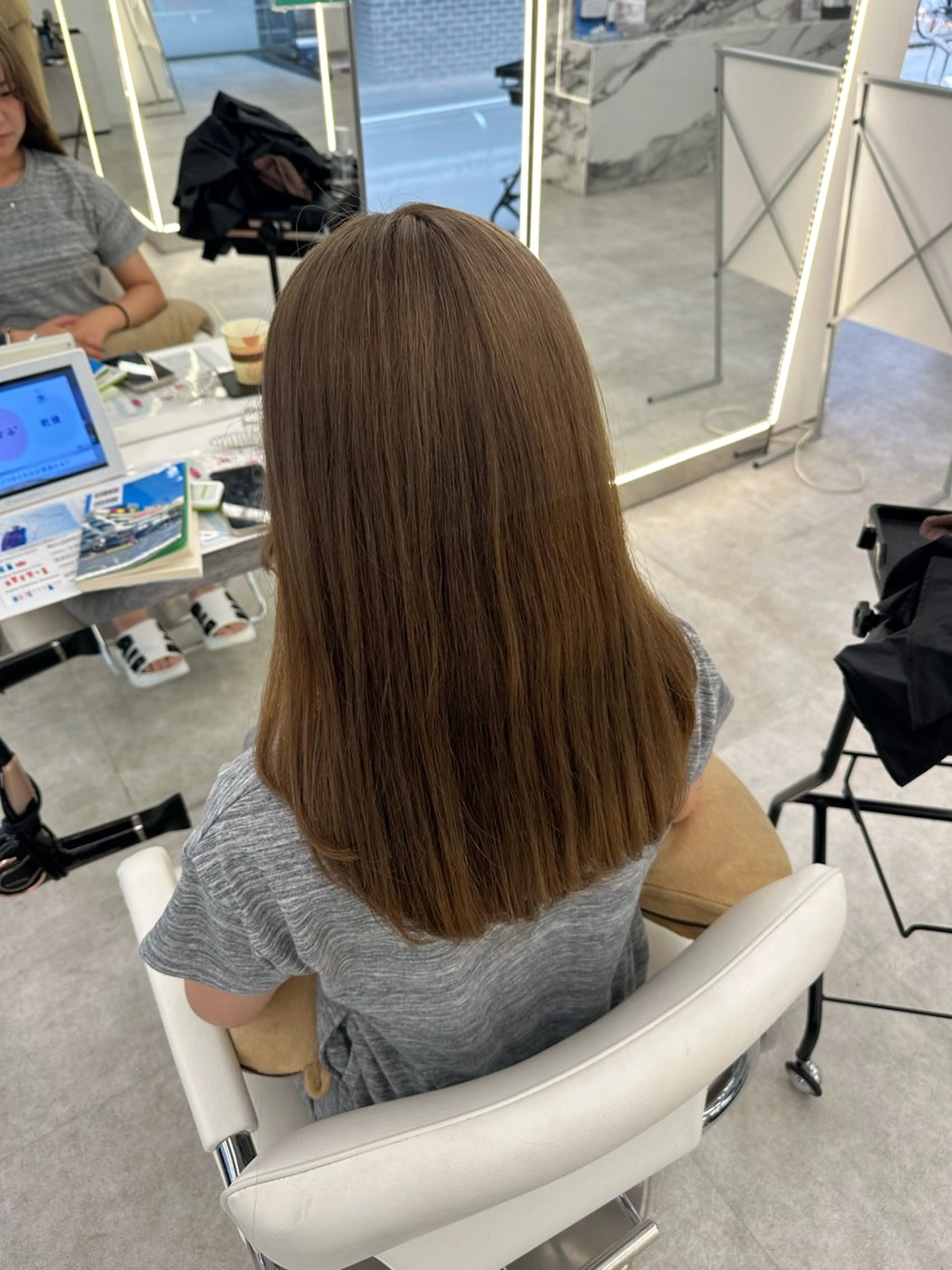 カラー ヘアカラー トリートメント あおき いおりのヘアスタイル