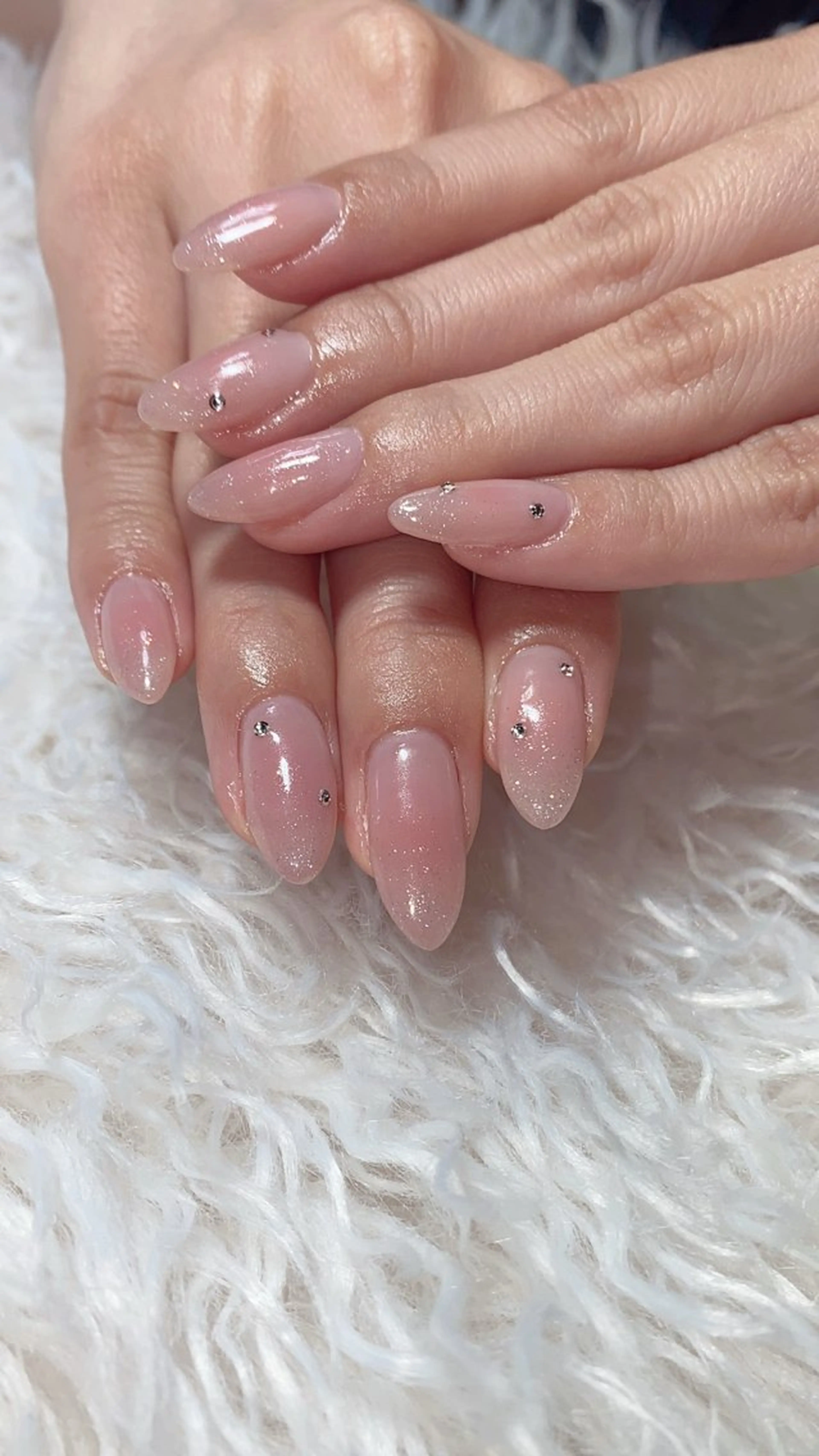 ネイル ハンドネイル n o q r m. n a c h iのネイルデザイン