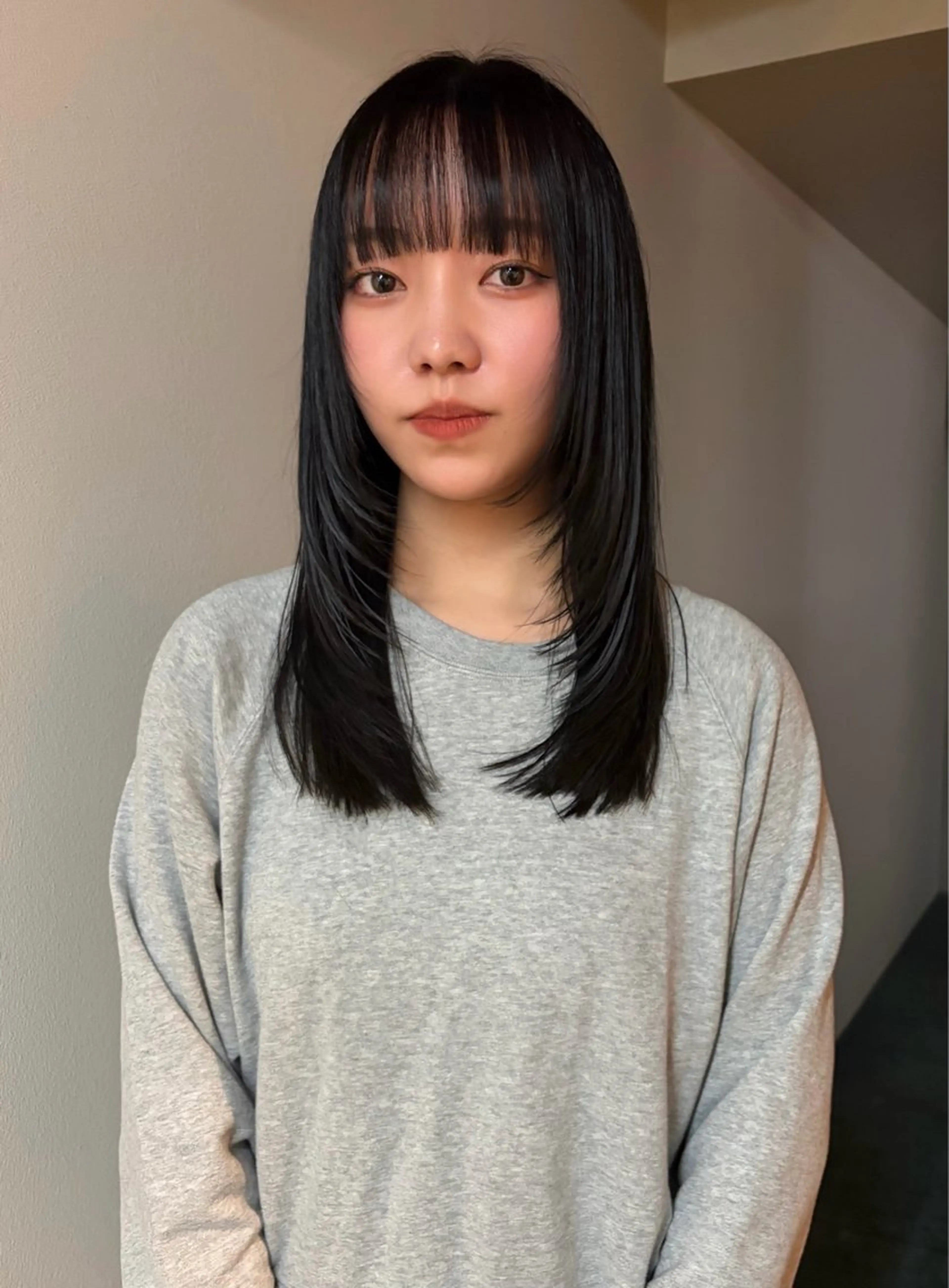 セミロング レイヤーカット カット ヘアカラー 三浦 ふたばのヘアスタイル