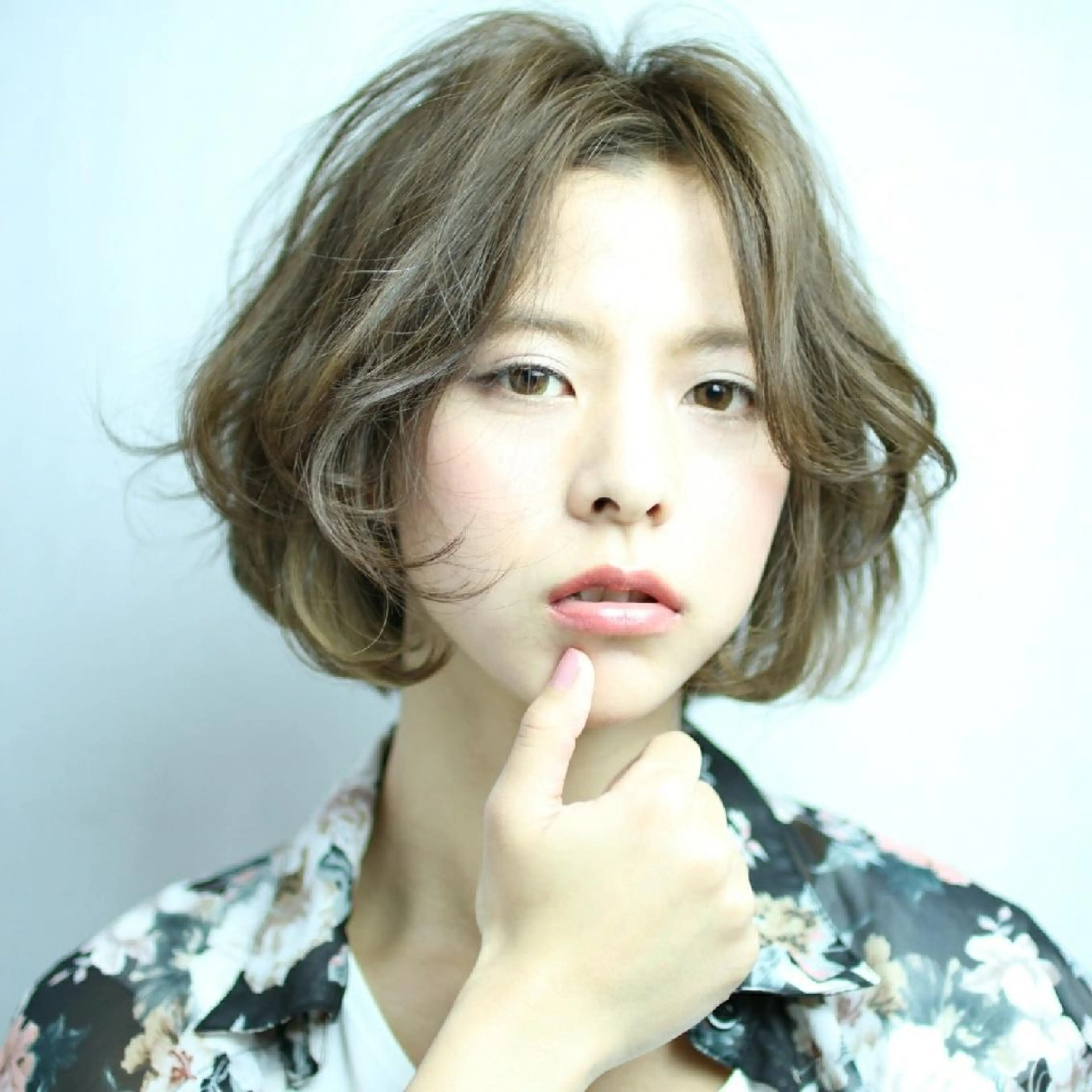 ミディアム パーマ カラー 岩出 俊のヘアスタイル