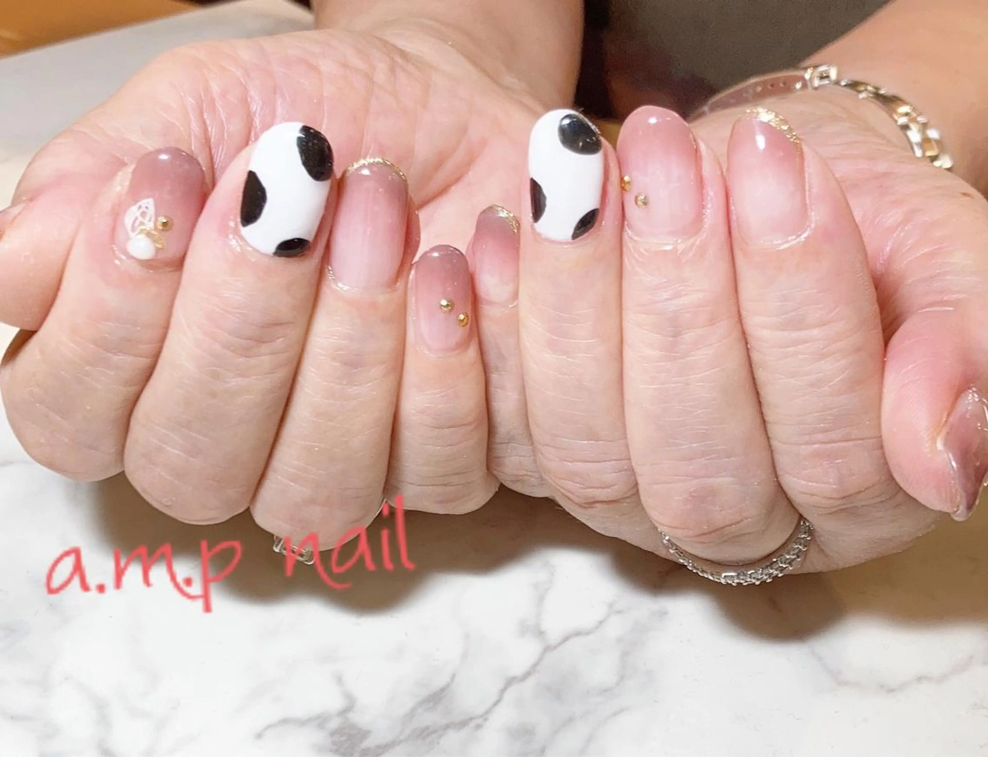 ミディアム ハンドネイル a.m.p nail所属・高山 奈津美のネイルデザイン