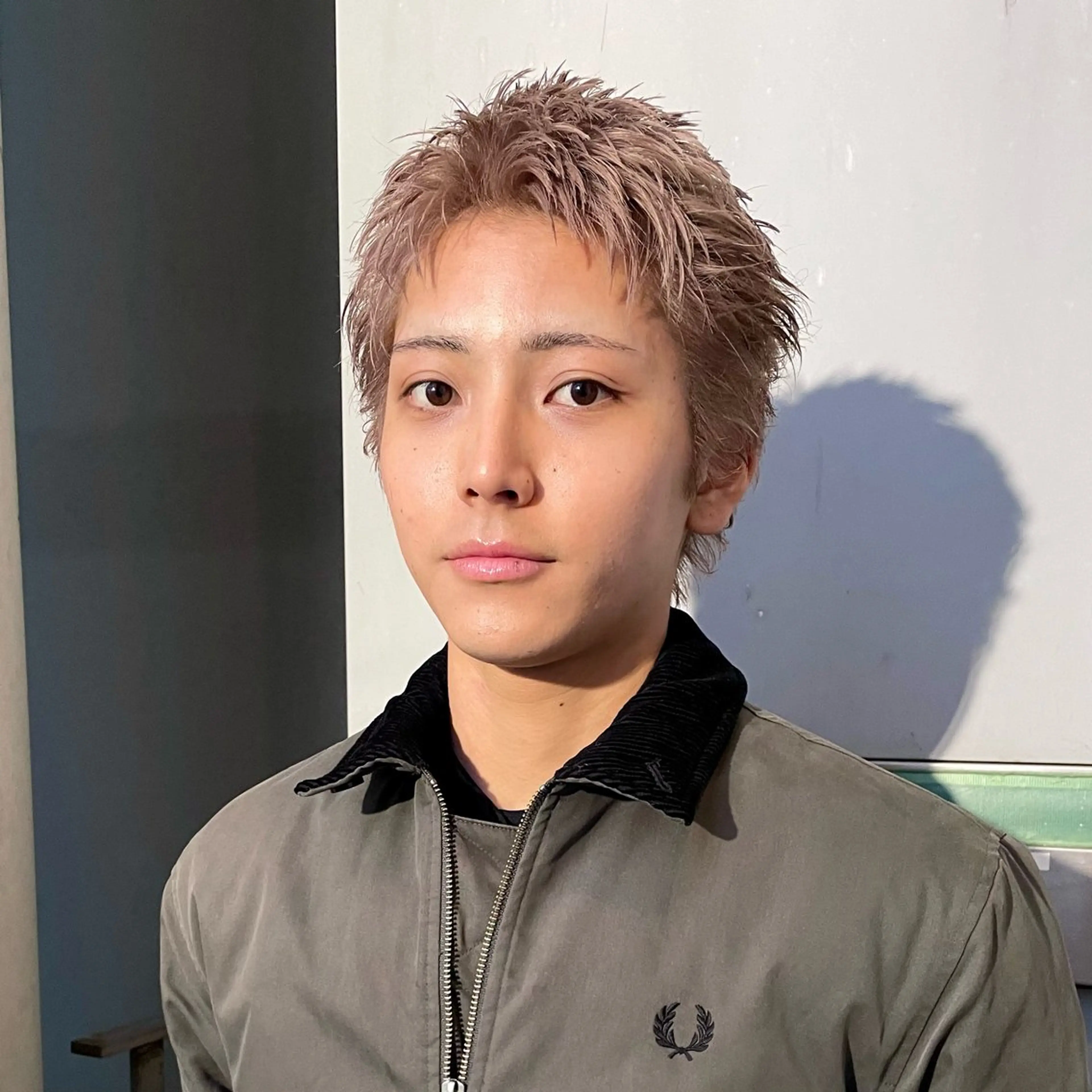 ショート カラー メンズ メンズハイトーン スパイキーショート ハイトーンカラー ショートヘア カット ヘアカラー ⚾️横浜メンズカット 阿部龍馬🍺🍔のヘアスタイル