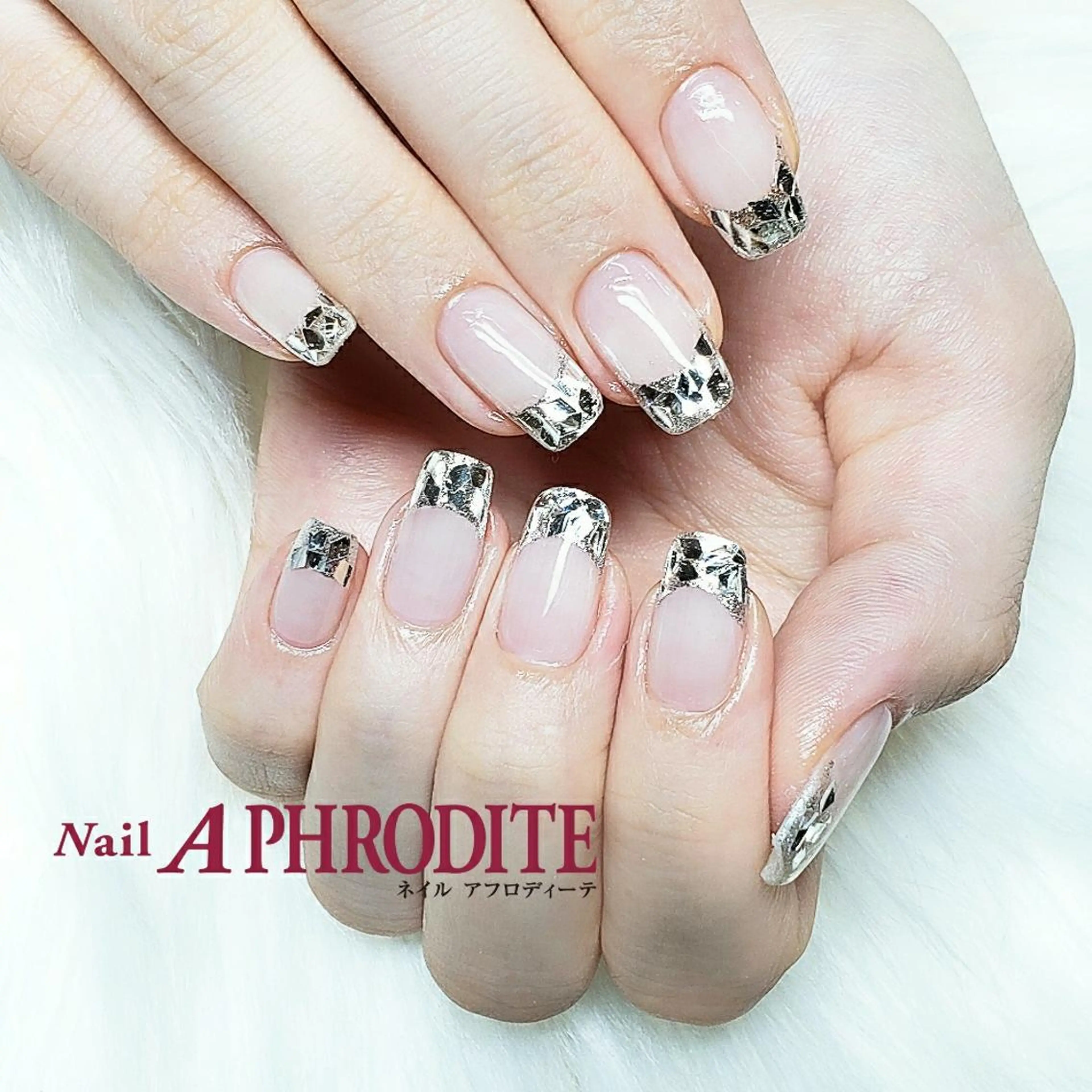 ネイル オーロラネイル クリアネイル ジェルネイル シルバー ソフトジェル ハンドネイル Nail  Aphroditeのネイルデザイン