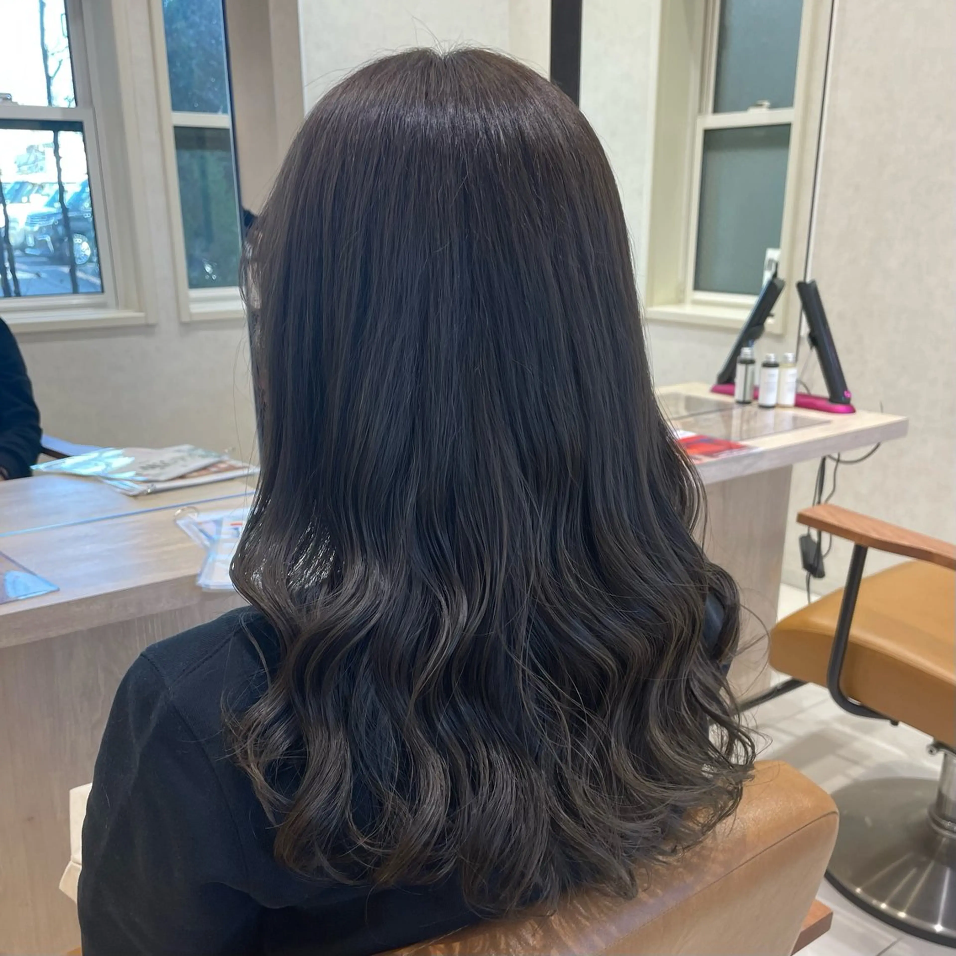 セミロング カラー パーマ 海老名で韓国風 HANA🎀のヘアスタイル