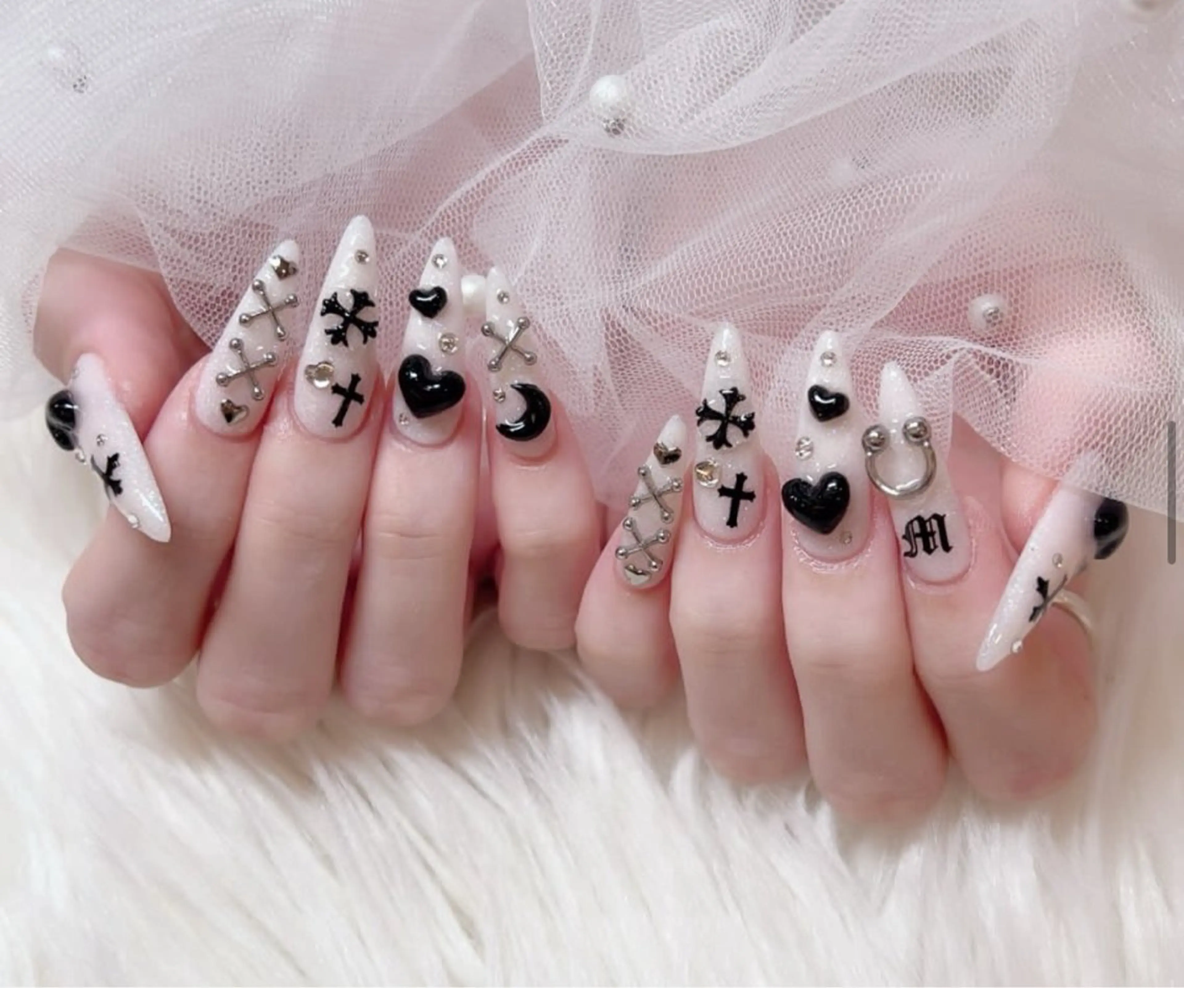 ネイル アートネイル フレンチネイル ジェルネイル キラキラネイル ニュアンスネイル ハンドネイル Ryunail所属・Ryu Nail NekoChanのネイルデザイン