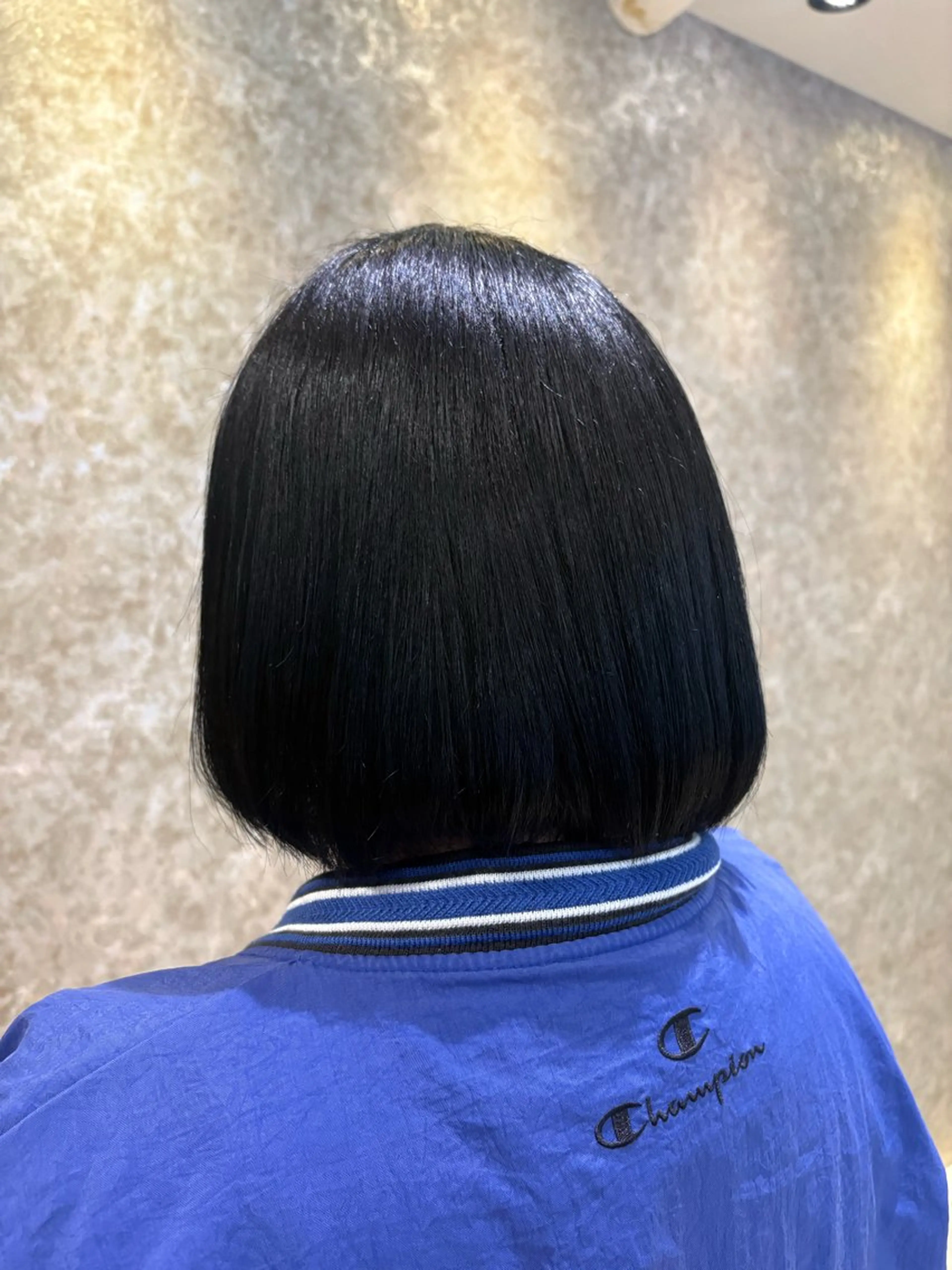 ショート カラー アベ ミスズのヘアスタイル