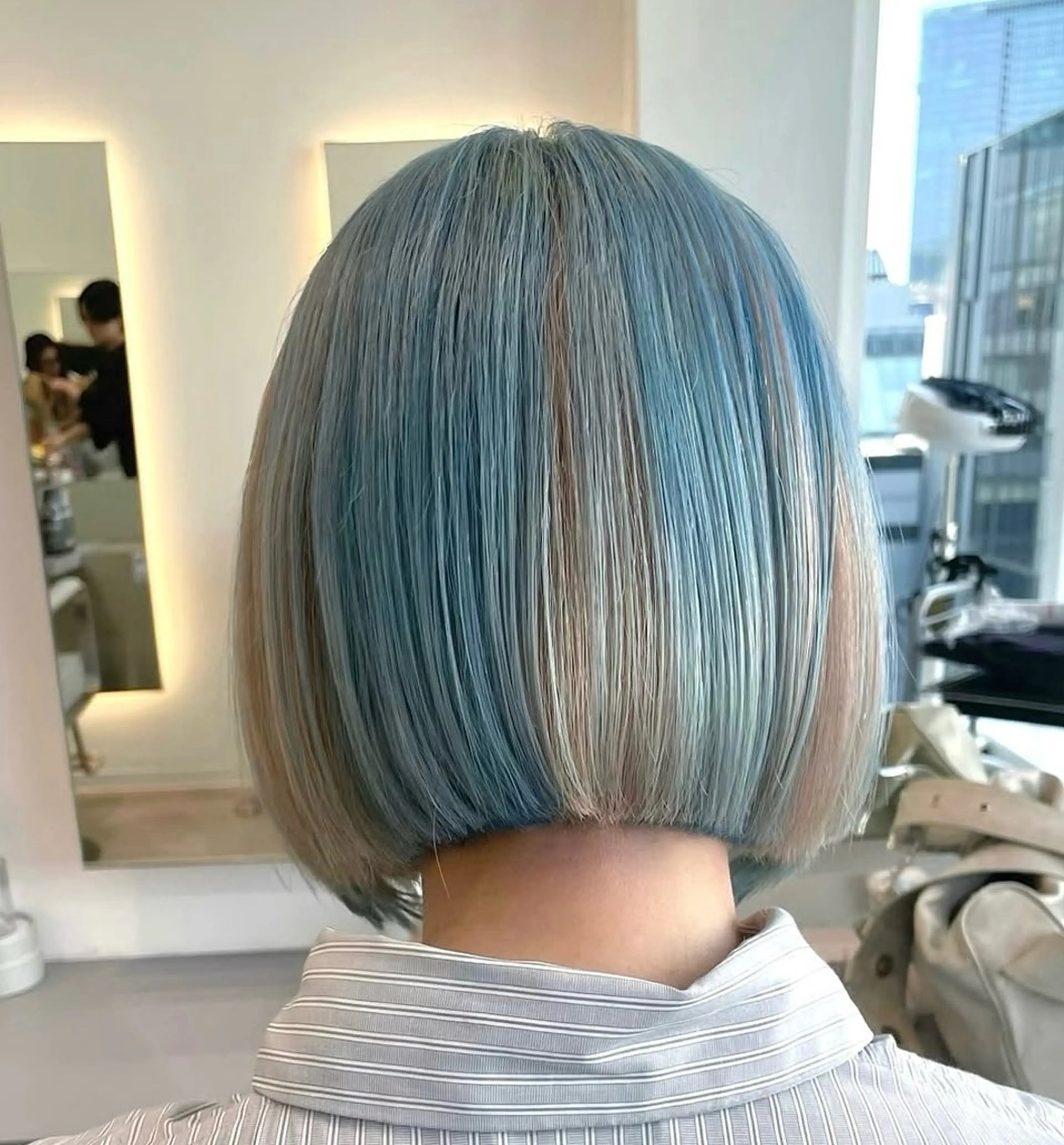 ショート ハイトーン/艶カラー 𝐧𝐨𝐚のヘアスタイル