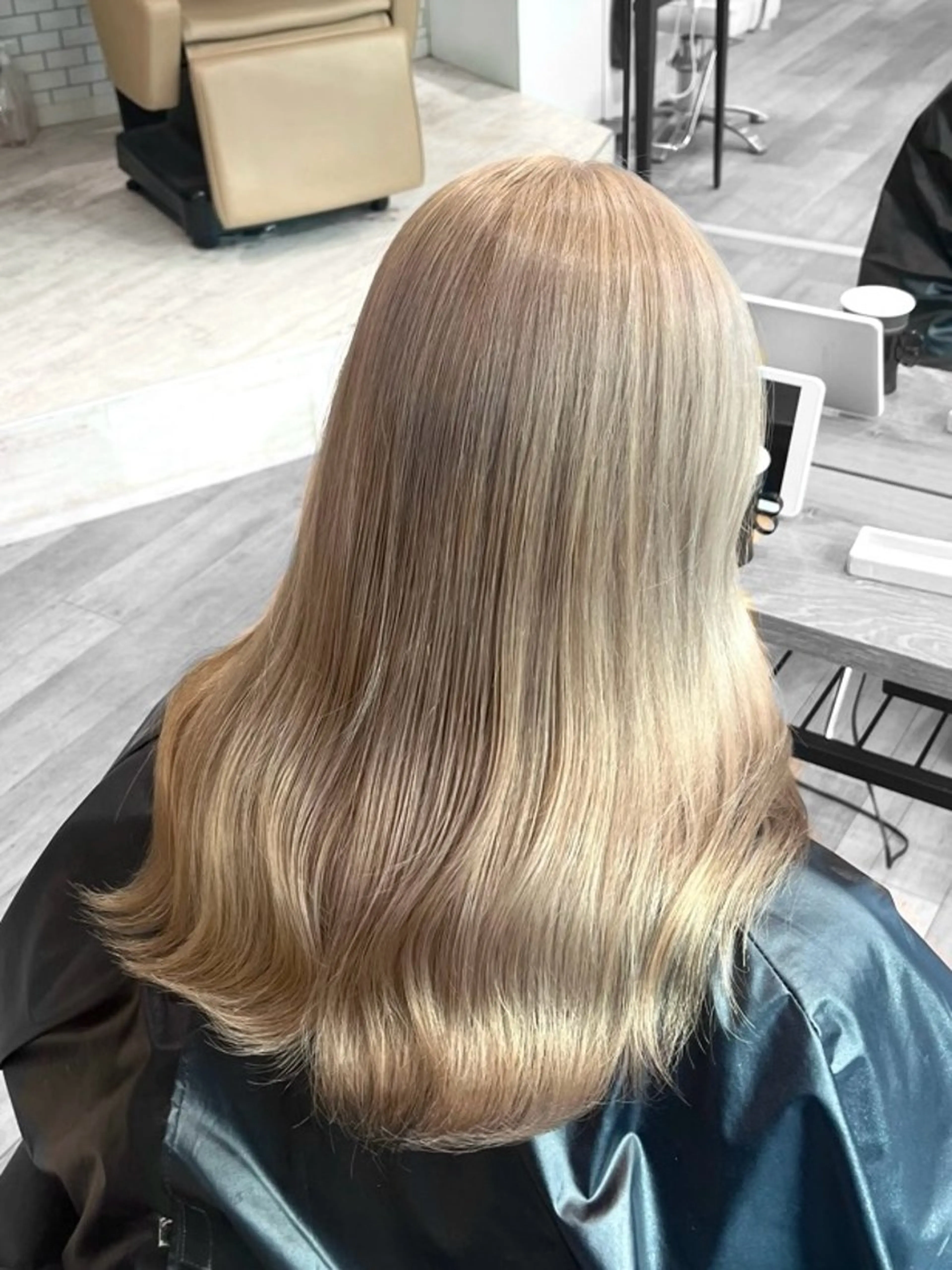 セミロング カラー ベージュカラー ブロンド ブロンドベージュ CHAINON所属・🤎HAZUKI🤎 ハイトーン✨のヘアスタイル