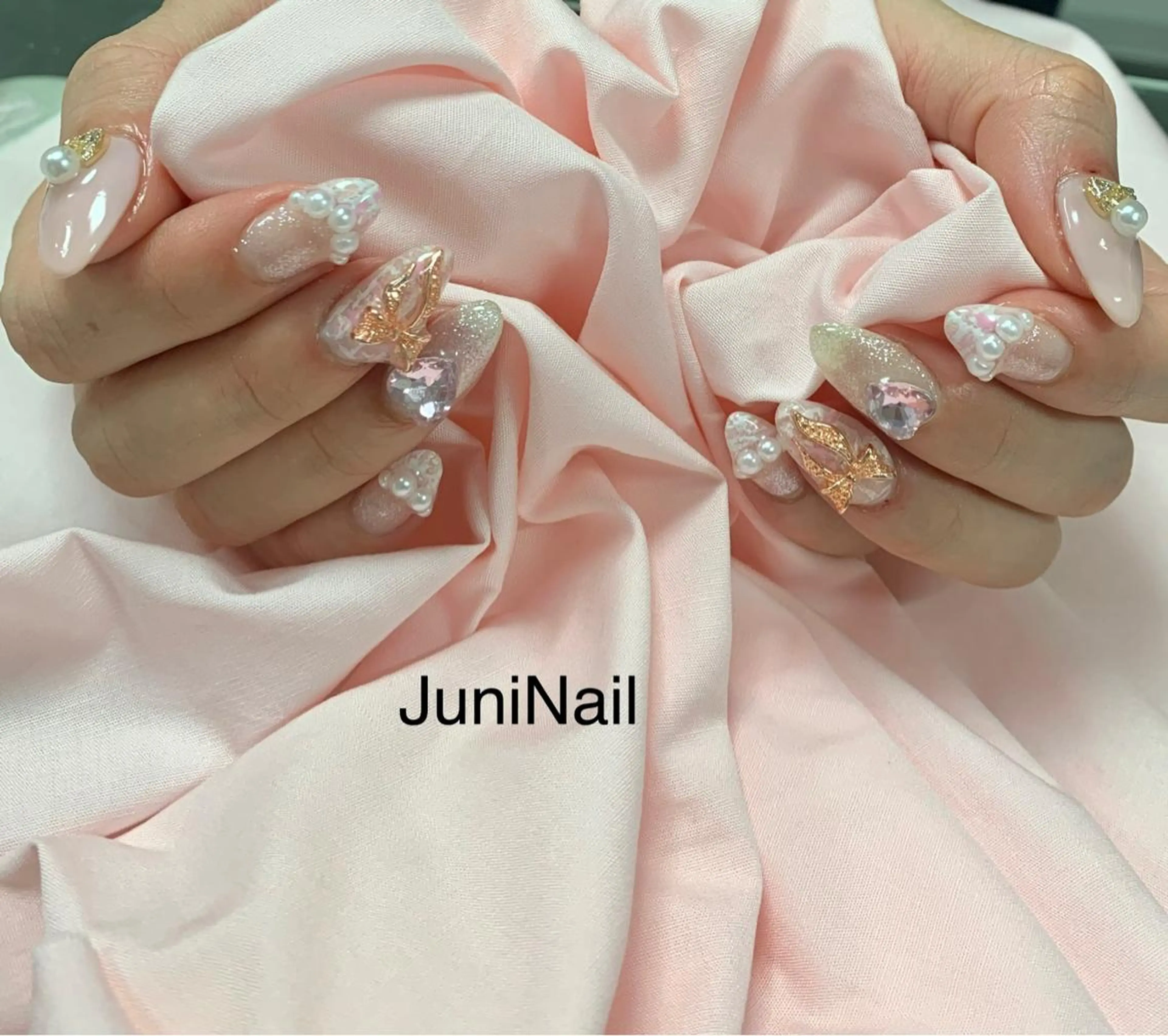 ネイル オーロラネイル クリアネイル 成人式 フラッシュネイル フレンチネイル ハンドネイル JuniNail 주니네일🇰🇷suのネイルデザイン