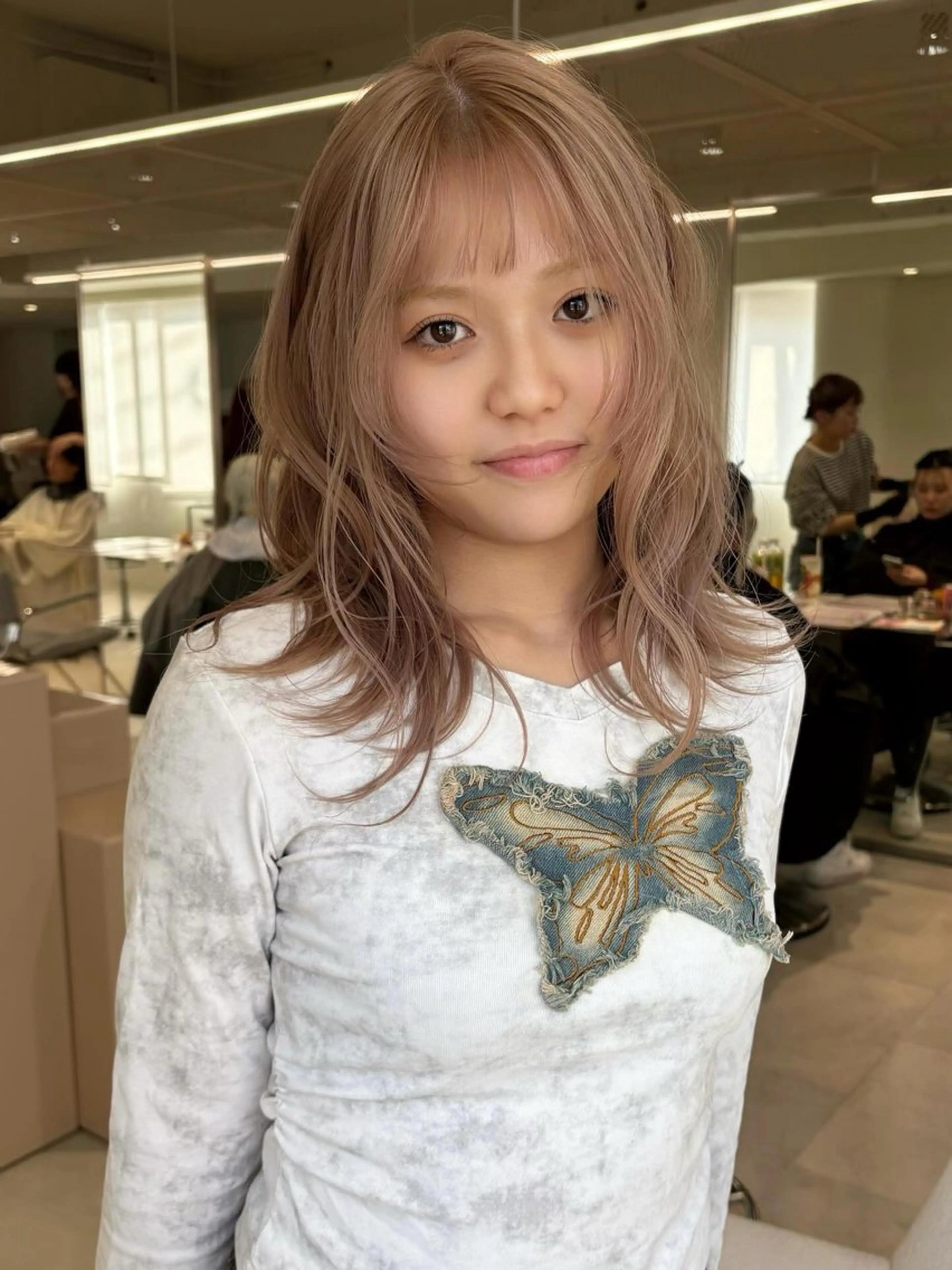 ミディアム カラー ブリーチ ハイトーンカラー カット ヘアカラー 海外レイヤー /NAGISAのヘアスタイル