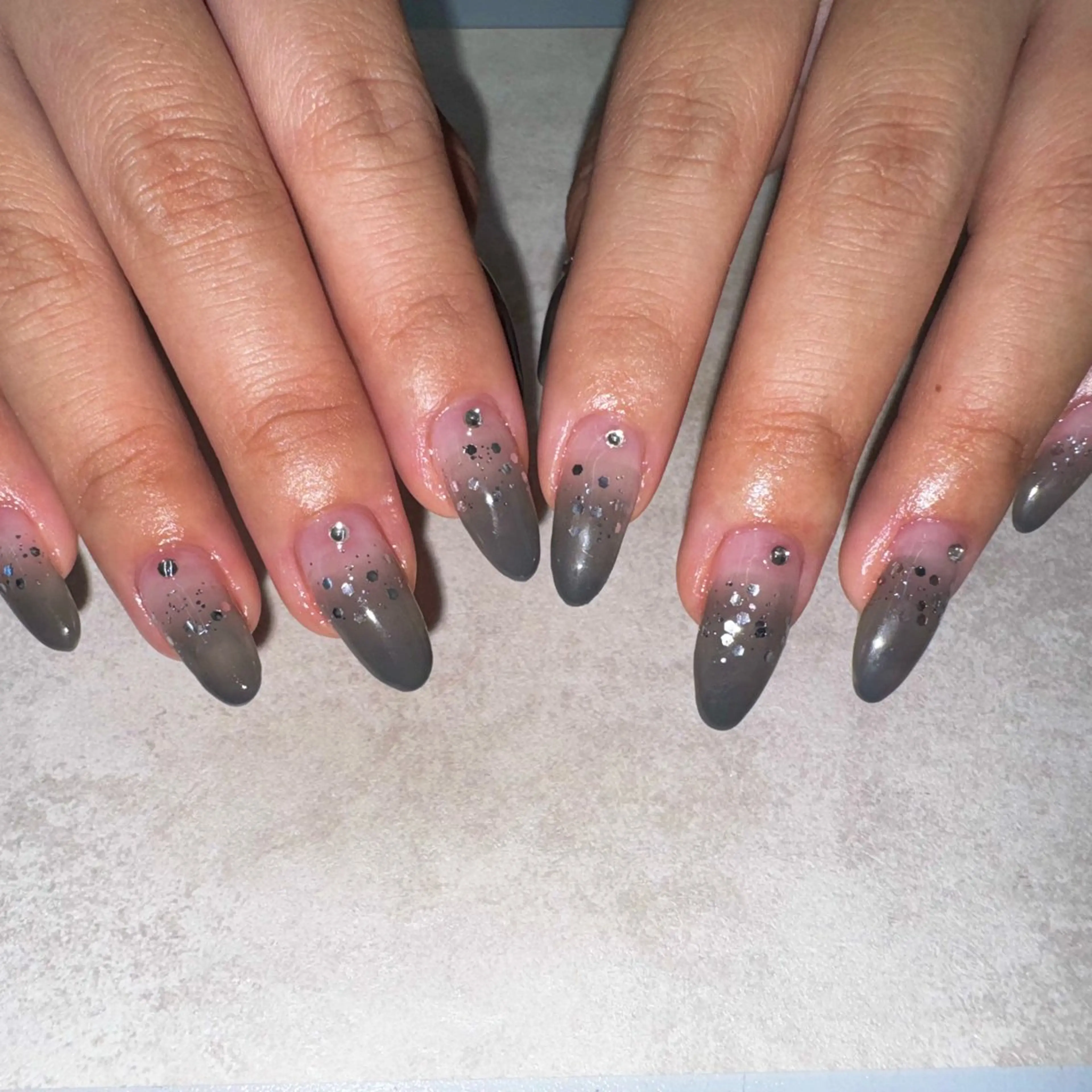 ネイル シルバー Nail Sant Esperanza by SALON DE やす所属・Sant Esperanzaのネイルデザイン