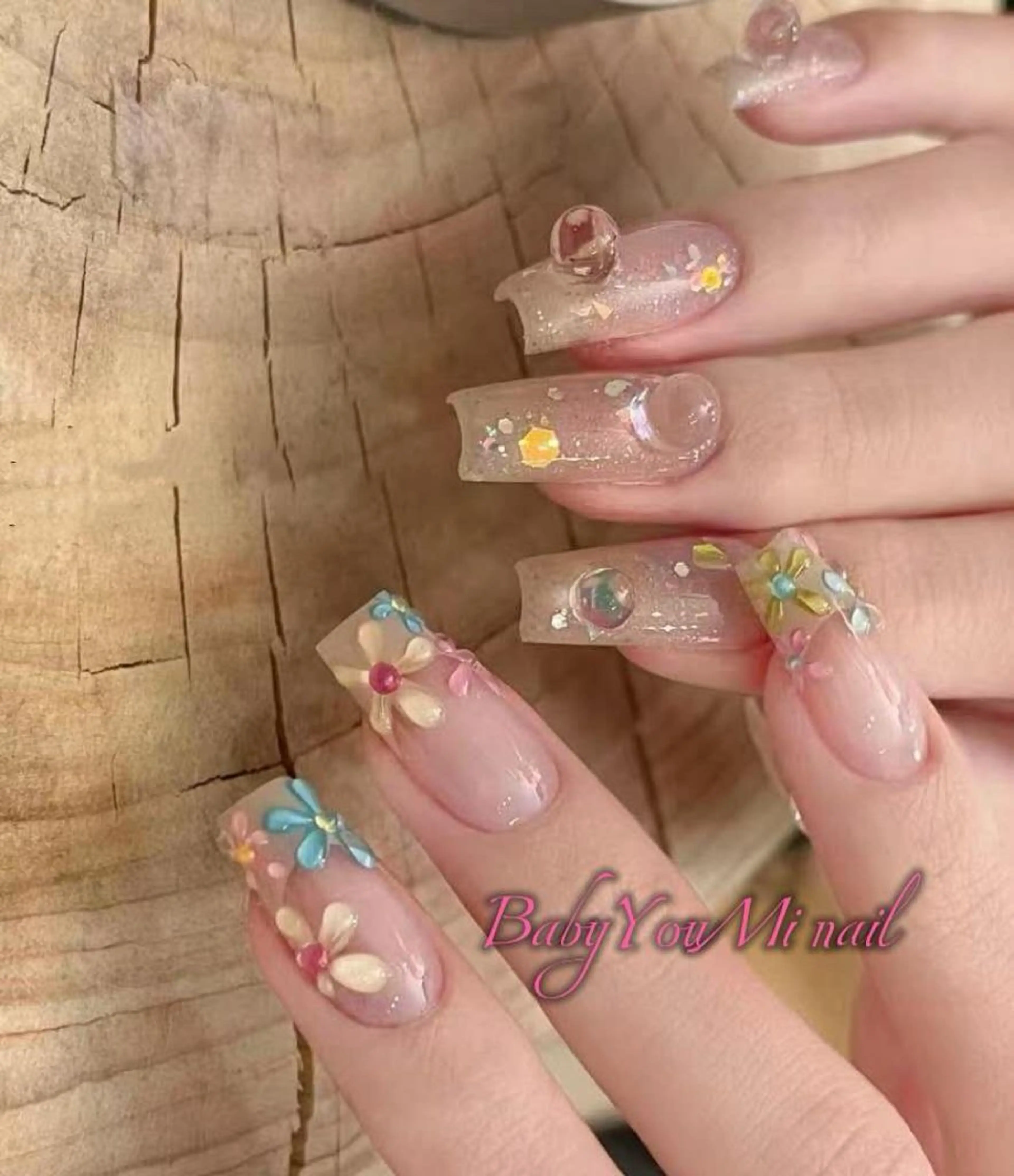 ネイル オーロラネイル フラワーネイル フットネイル フレンチネイル ジェルネイル ハンドネイル BabyYouMi nailのネイルデザイン