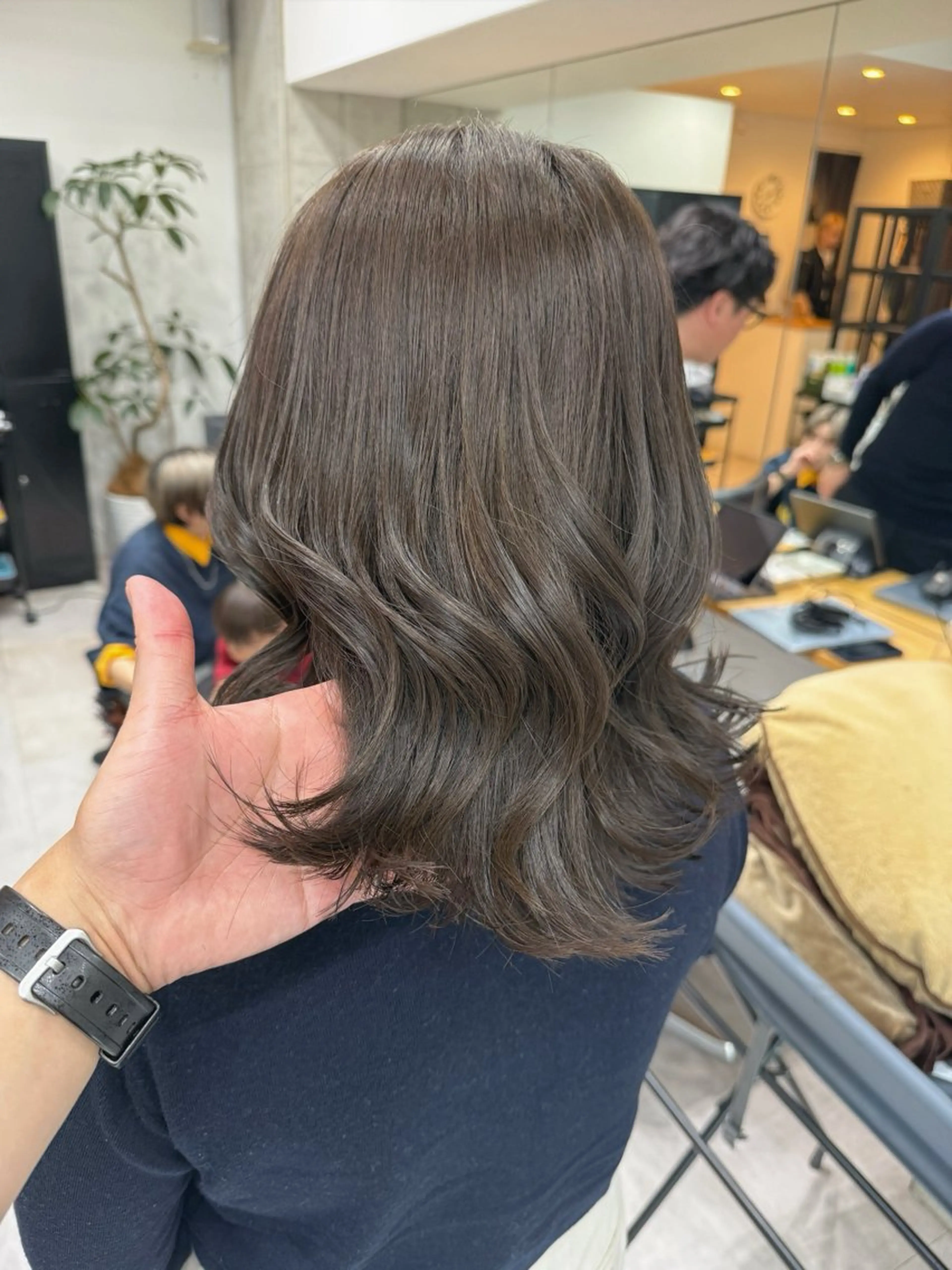 ミディアム カラー ブリーチ グレージュ ブリーチなしカラー カット ヘアカラー トリートメント 堀江将太朗/恵比寿/ メンズカットのヘアスタイル