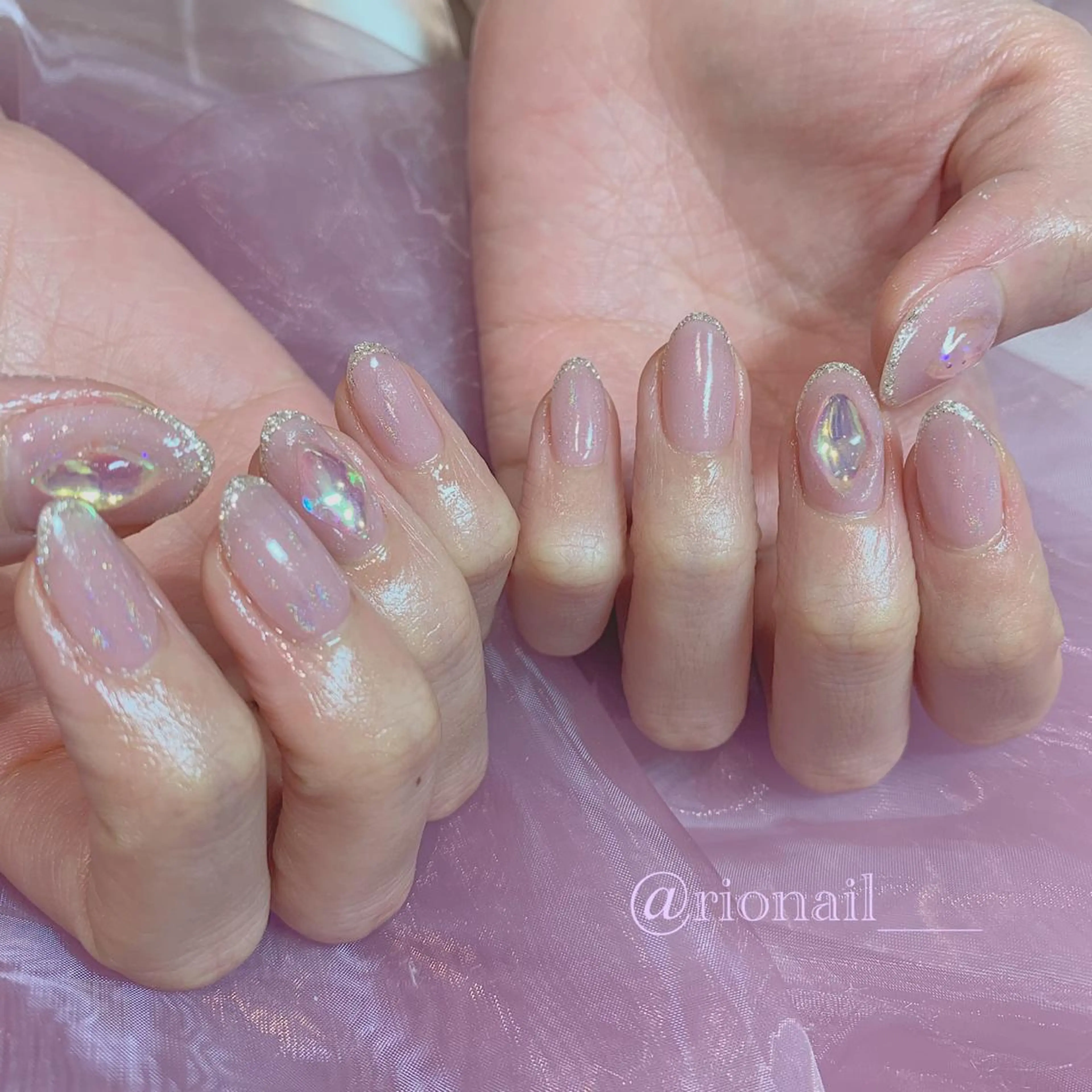 ネイル アートネイル ハンドネイル 𝘙𝘪𝘰𝘯𝘢 ...🕯🤍のネイルデザイン