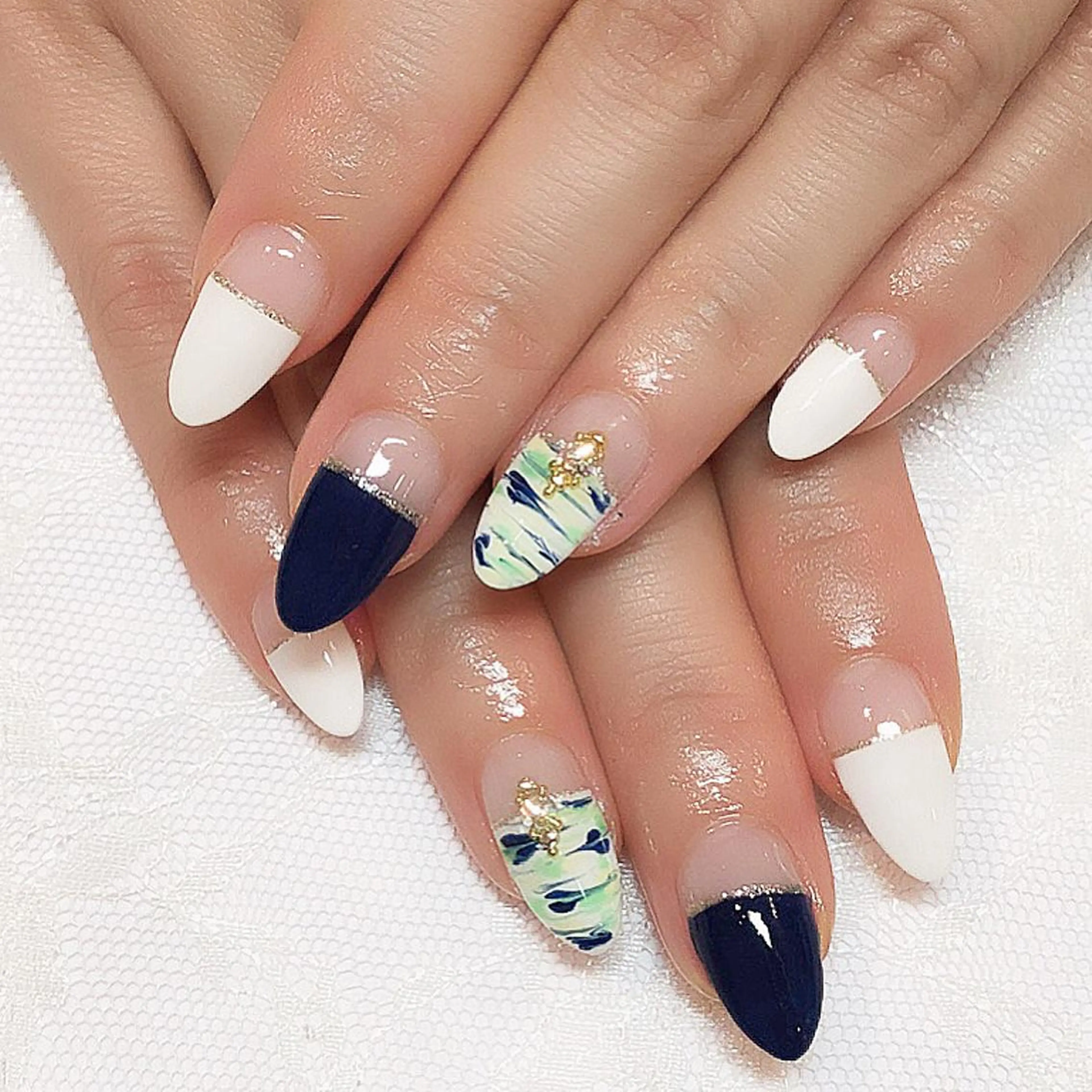 ネイル f'bloom  L’ecrinのネイルデザイン