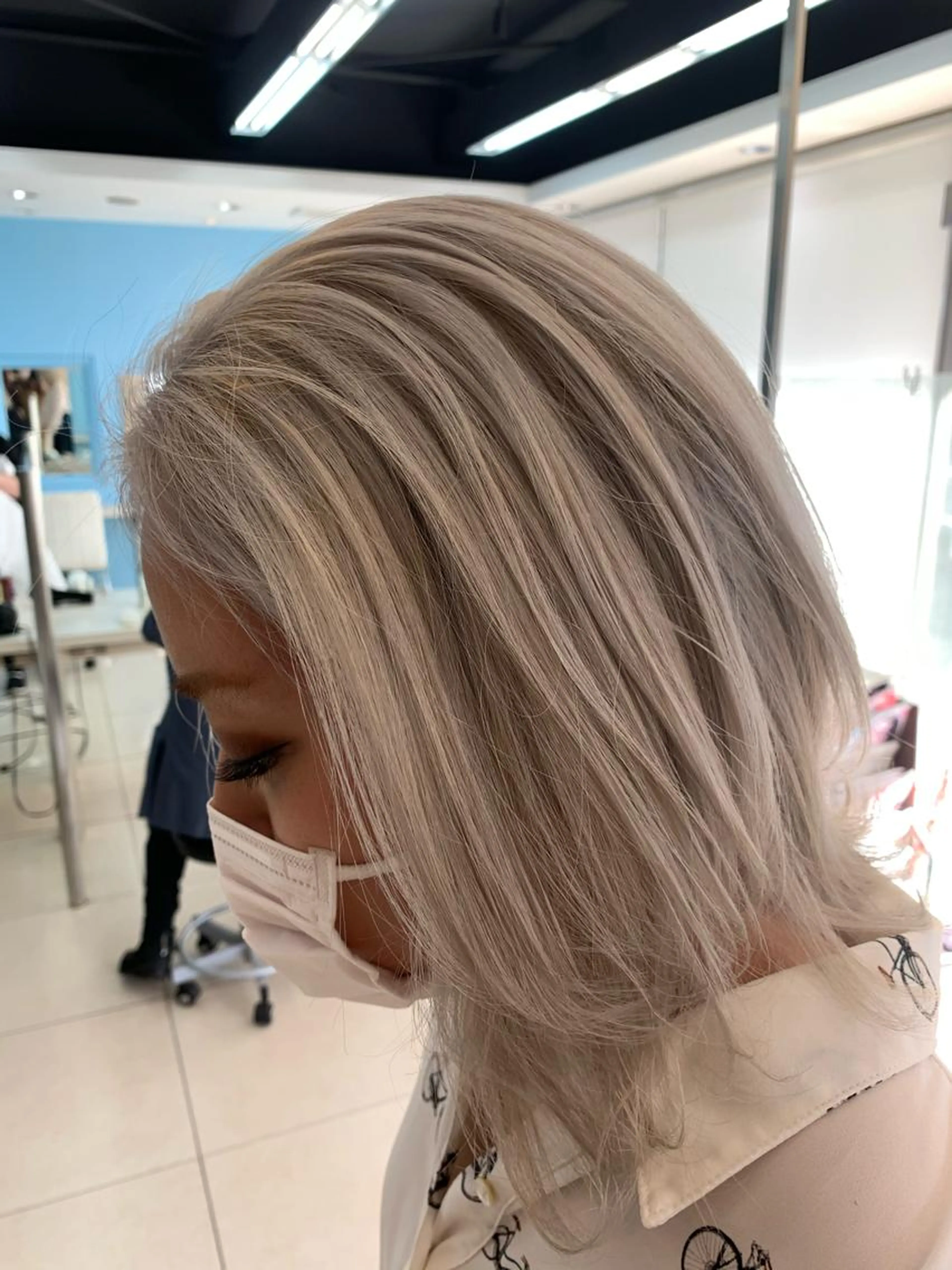 人気NO.3   ダメージレスブリーチカラー➕極潤トリートメント（ロング料込み）の写真