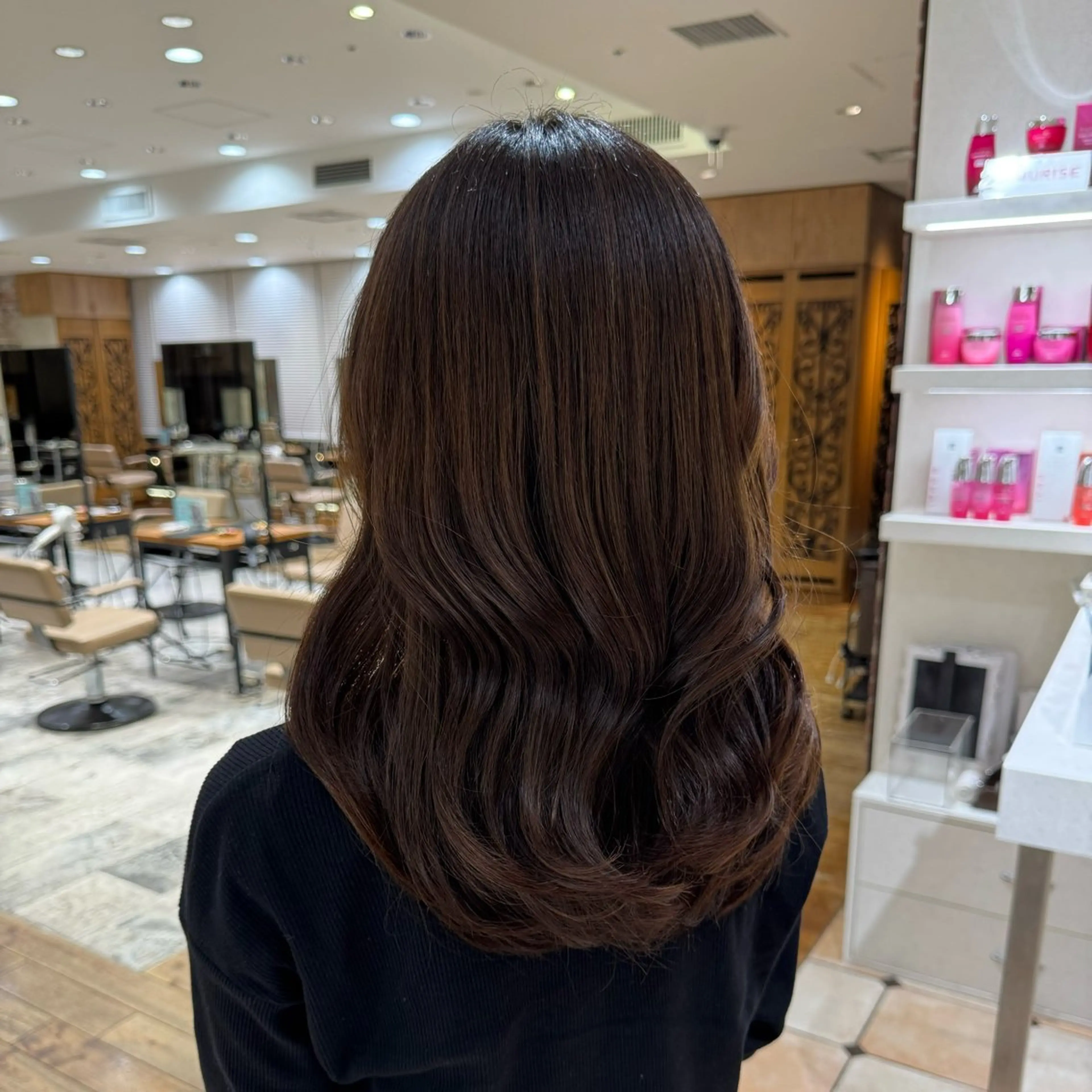 ミディアム ミディアムパーマ くびれヘア 髪質改善 韓国風ヘア 縮毛矯正 ヘッドスパ 新宿透明感カラー 髪質改善/吉川怜奈のヘアスタイル