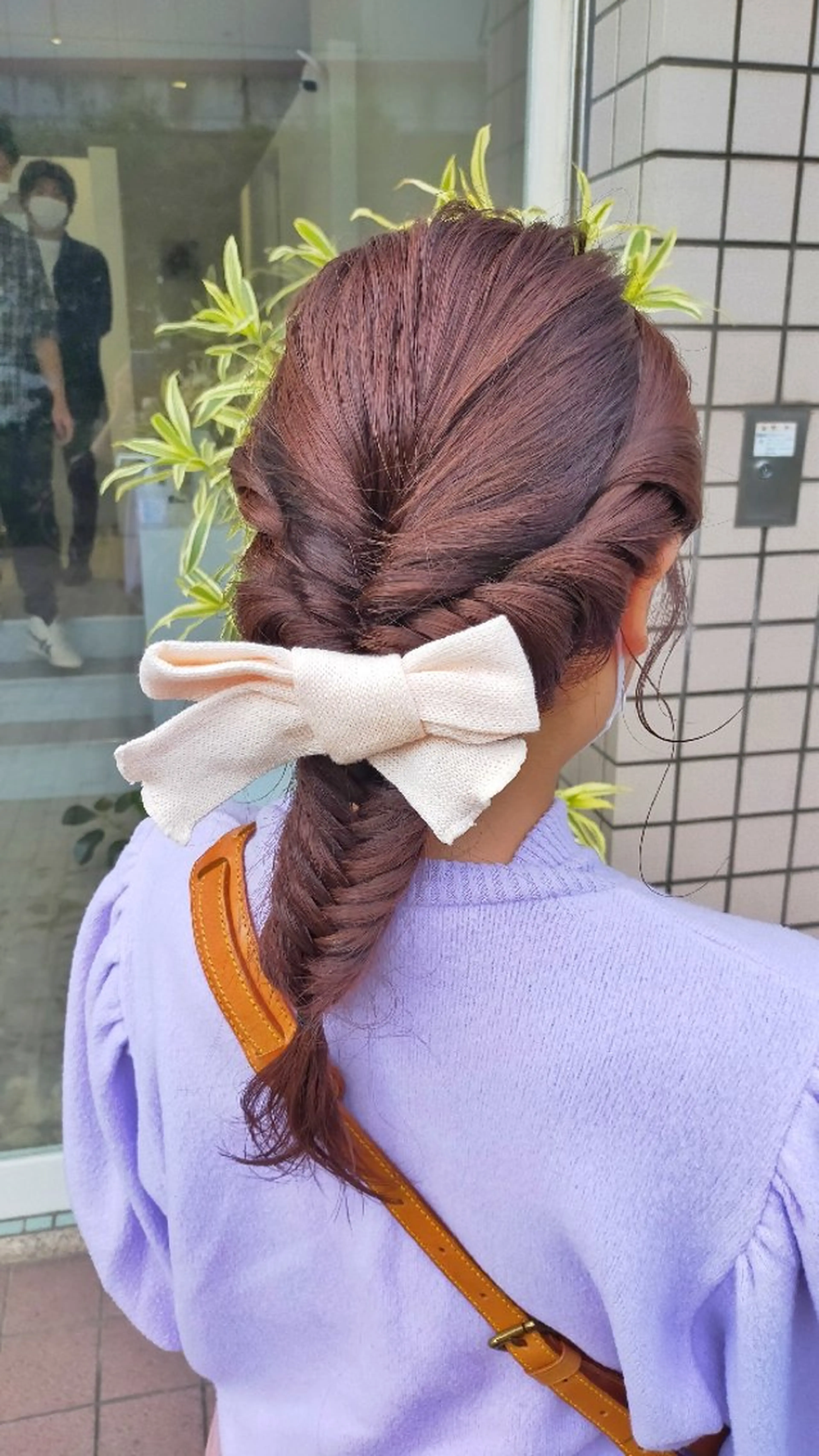 セミロング パープルカラー カット ヘアカラー トリートメント 成瀬 サエのヘアスタイル