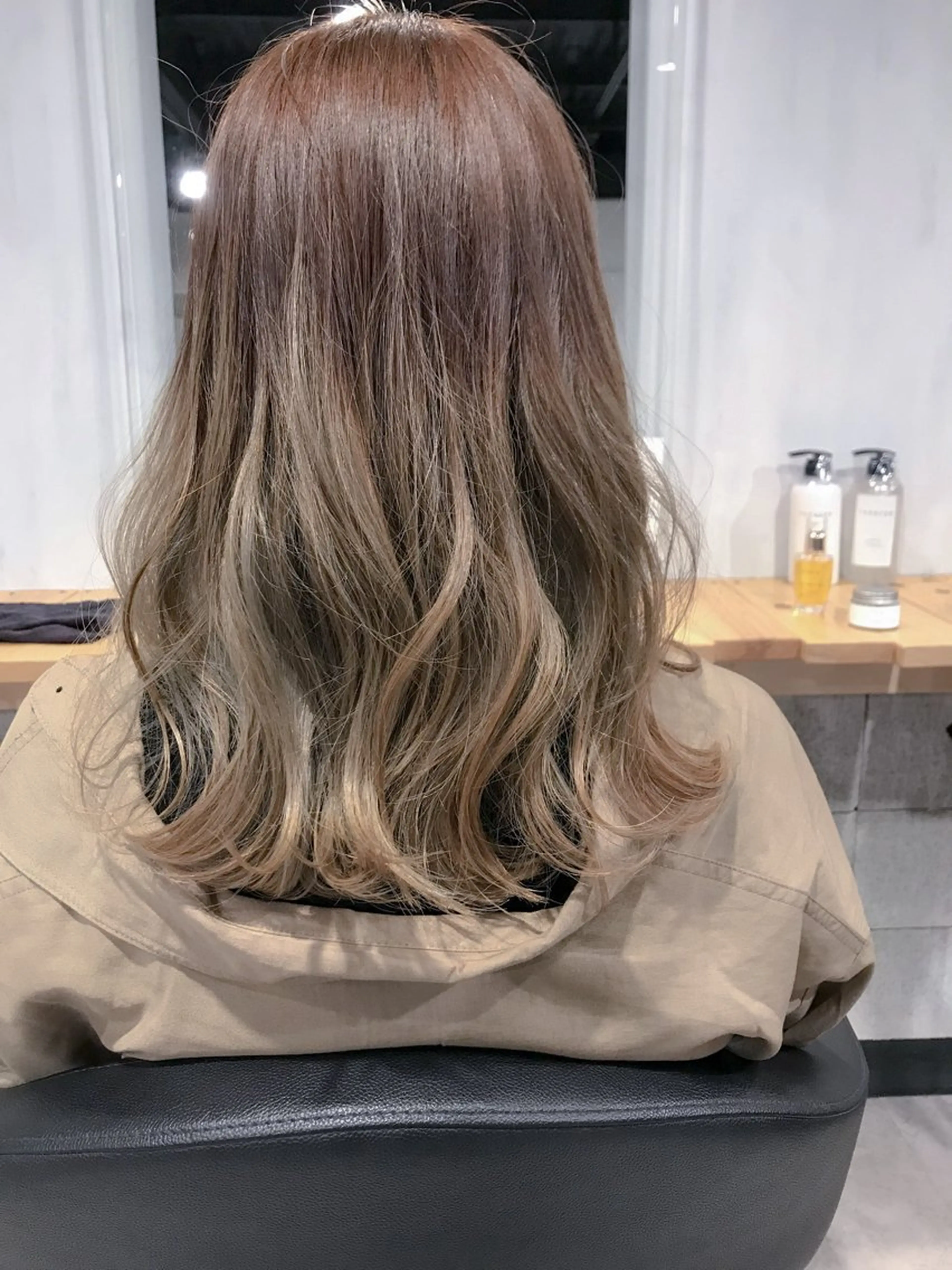 セミロング カット ヘアカラー トリートメント うる艶/レイヤー 🪞池袋LAND🪞のヘアスタイル