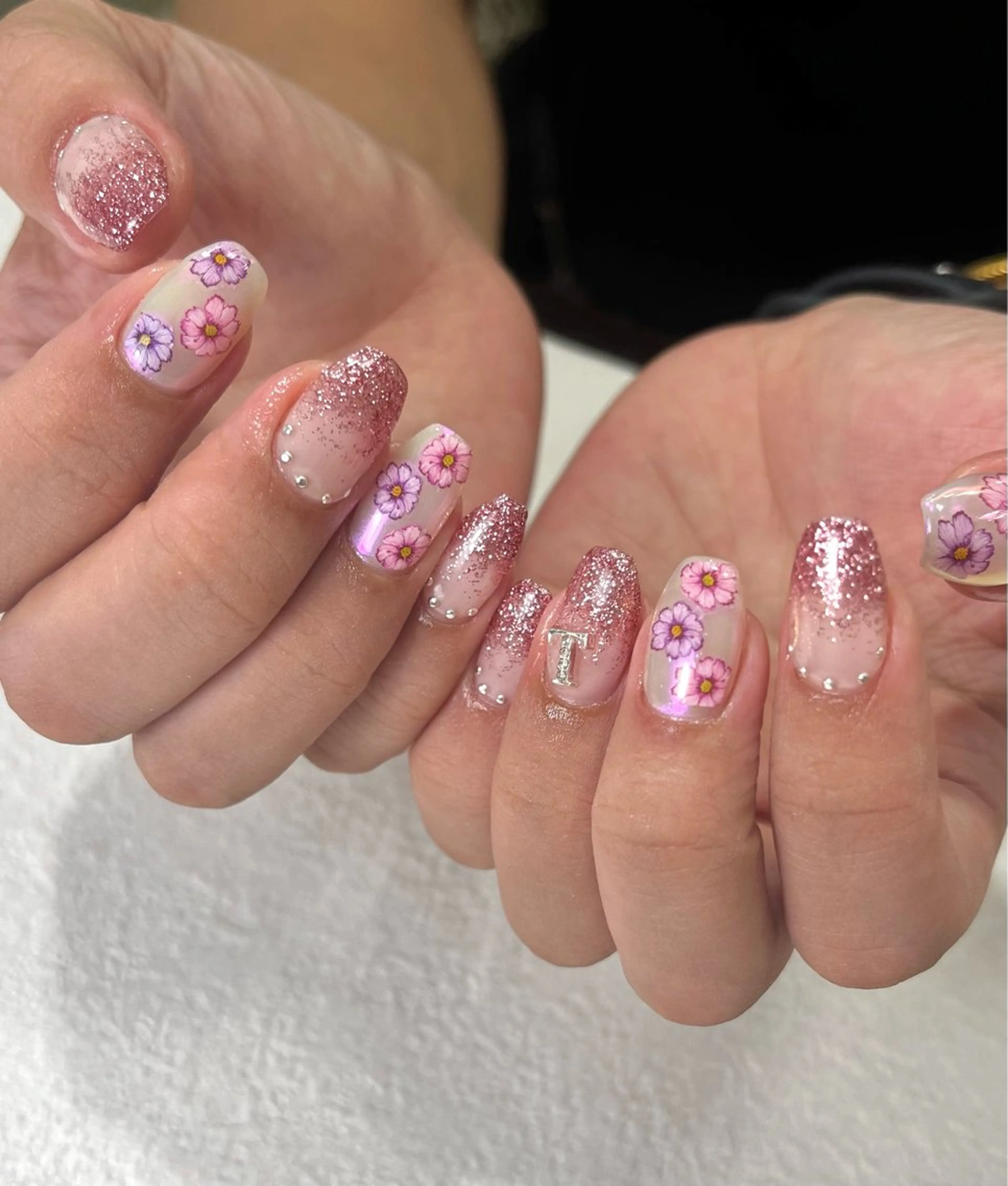 ネイル オーロラネイル フラワーネイル グラデーション キラキラネイル ラメ(グリッター) ハンドネイル フットネイル para ☀︎ sol by BECK所属・Para Sol nail　Maoのネイルデザイン