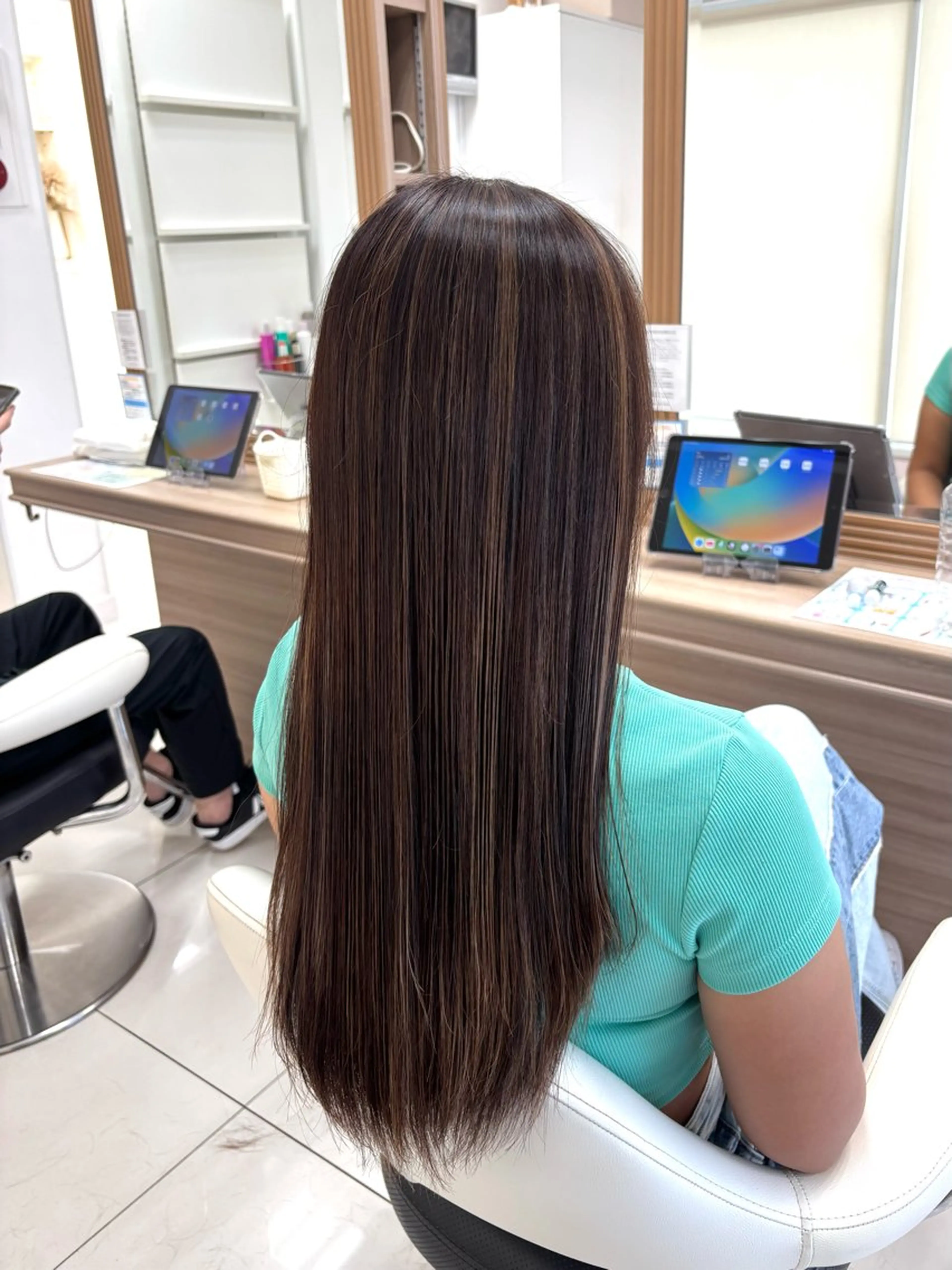 カット+ハイライト+ダメージレスカラー+トリートメント🍭の写真