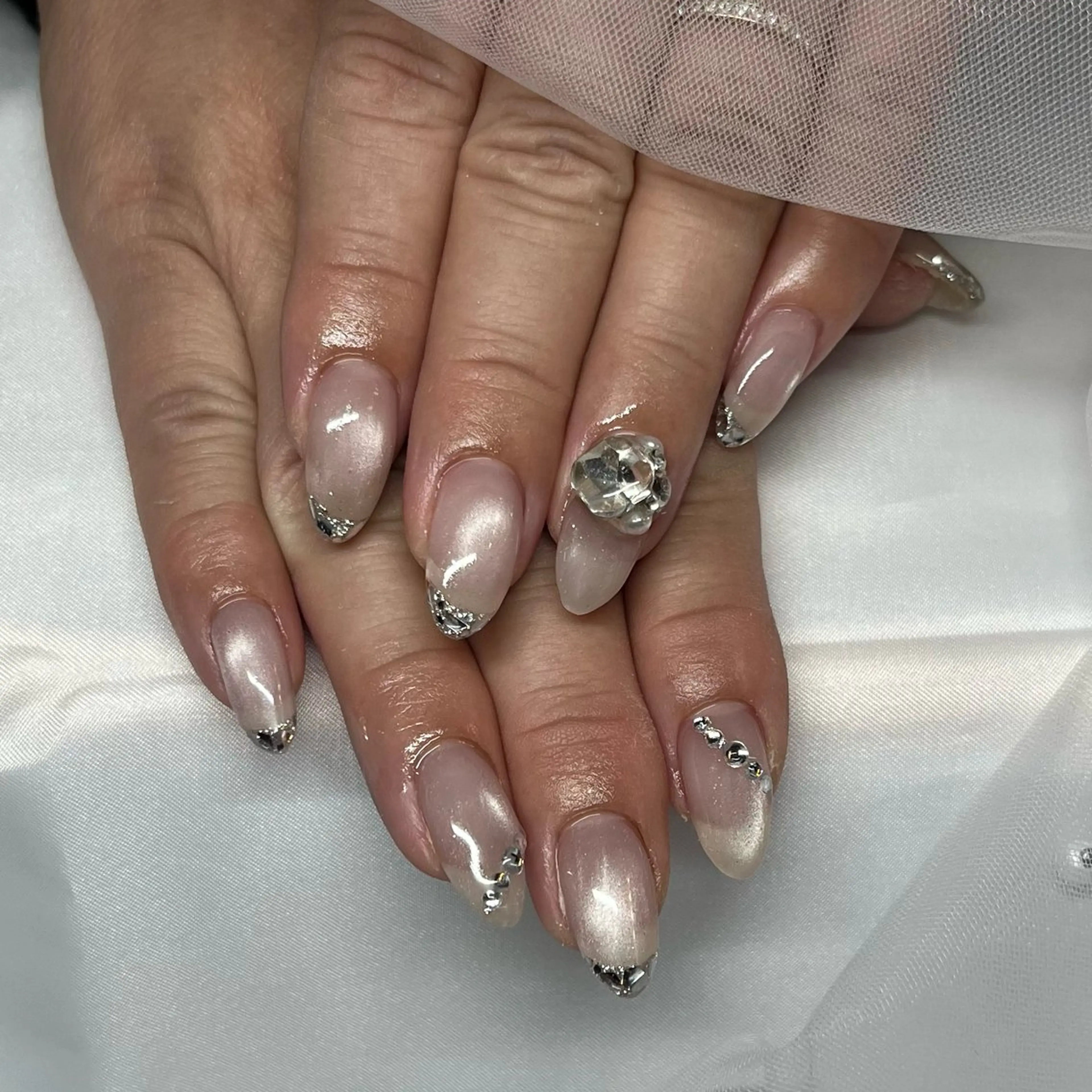 ネイル フレンチネイル ガラスフレンチ ハンドネイル MIYUNA 💅のネイルデザイン