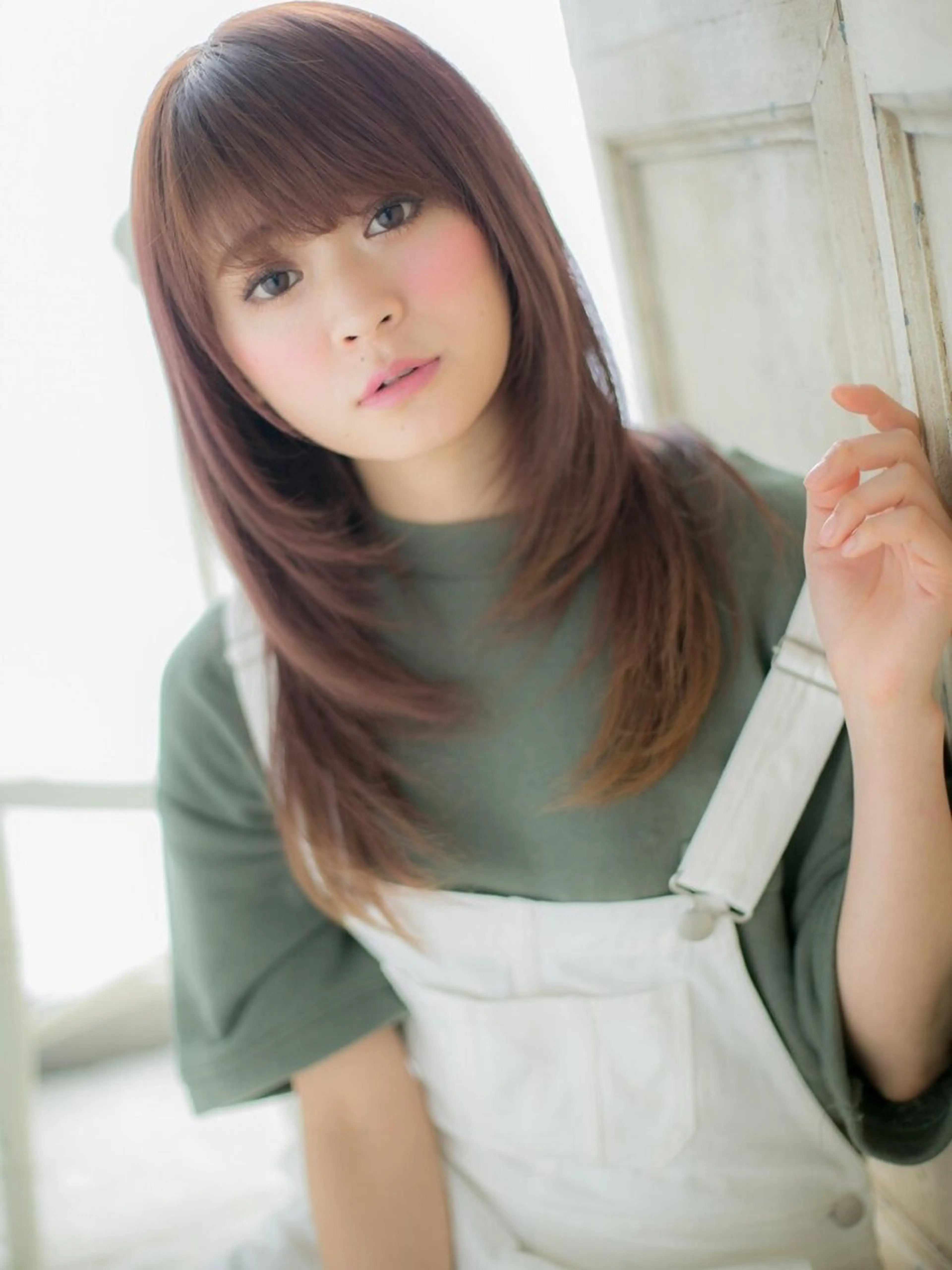 セミロング 縮毛矯正×髪質改善 カラー×クロスパーマのヘアスタイル