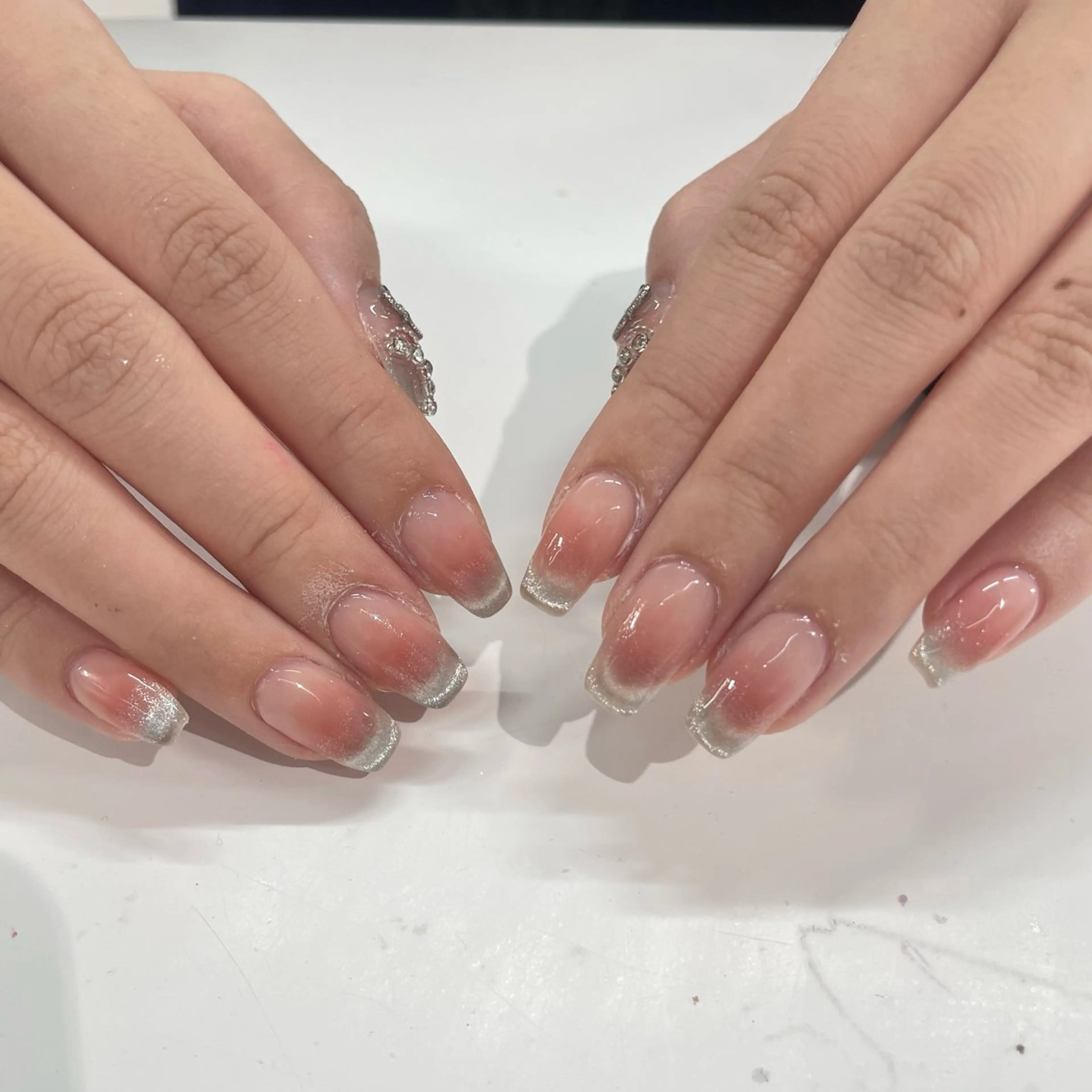 ネイル チークネイル フレンチネイル マグネットネイル マグネットフレンチ ハンドネイル WOLTOKYO 渋谷/RIAのネイルデザイン