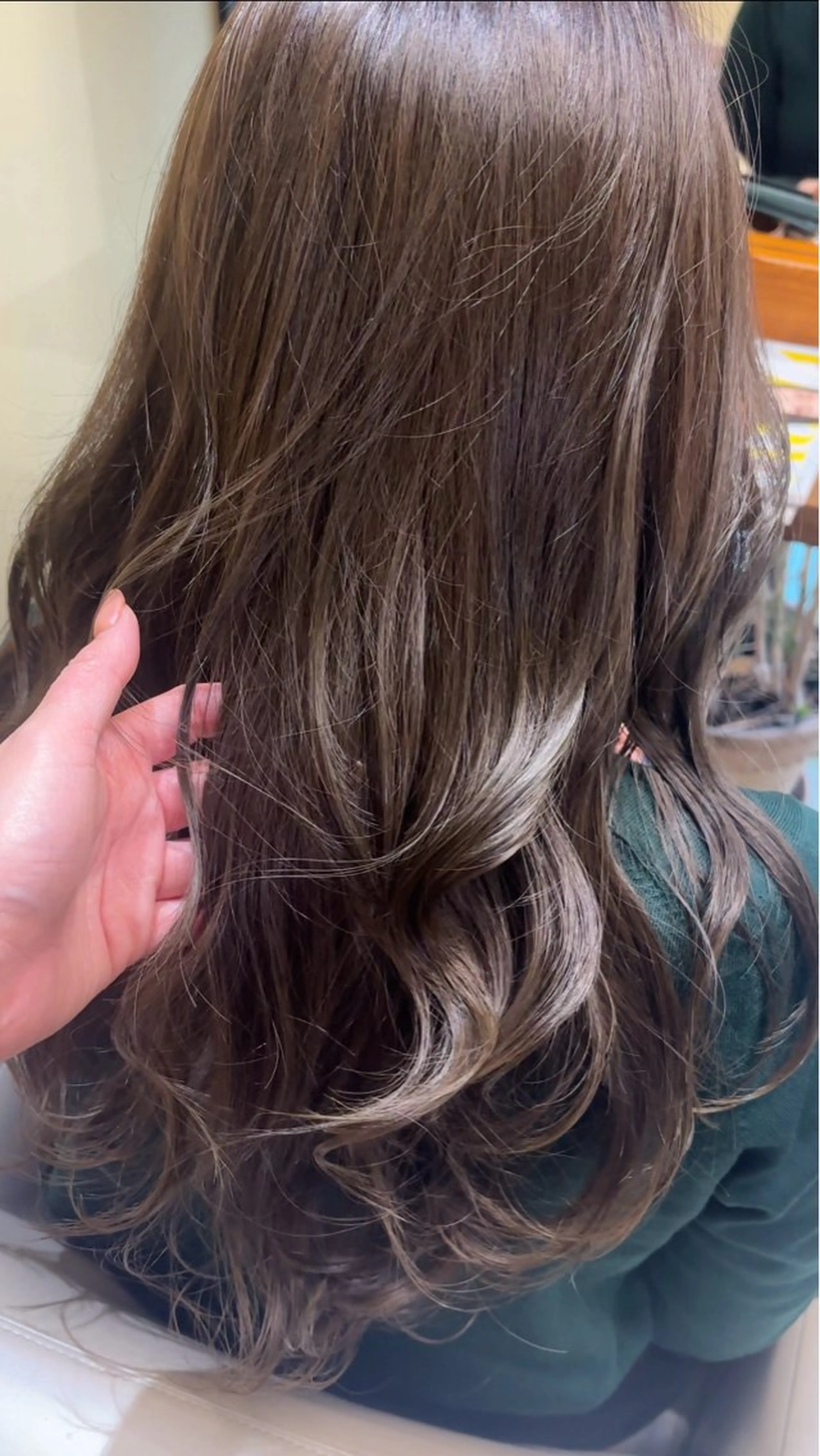 ミディアム カラー アディクシーカラー ベージュカラー 透明感カラー オリーブベージュ over   hair 池袋所属・あらい みゆのヘアスタイル