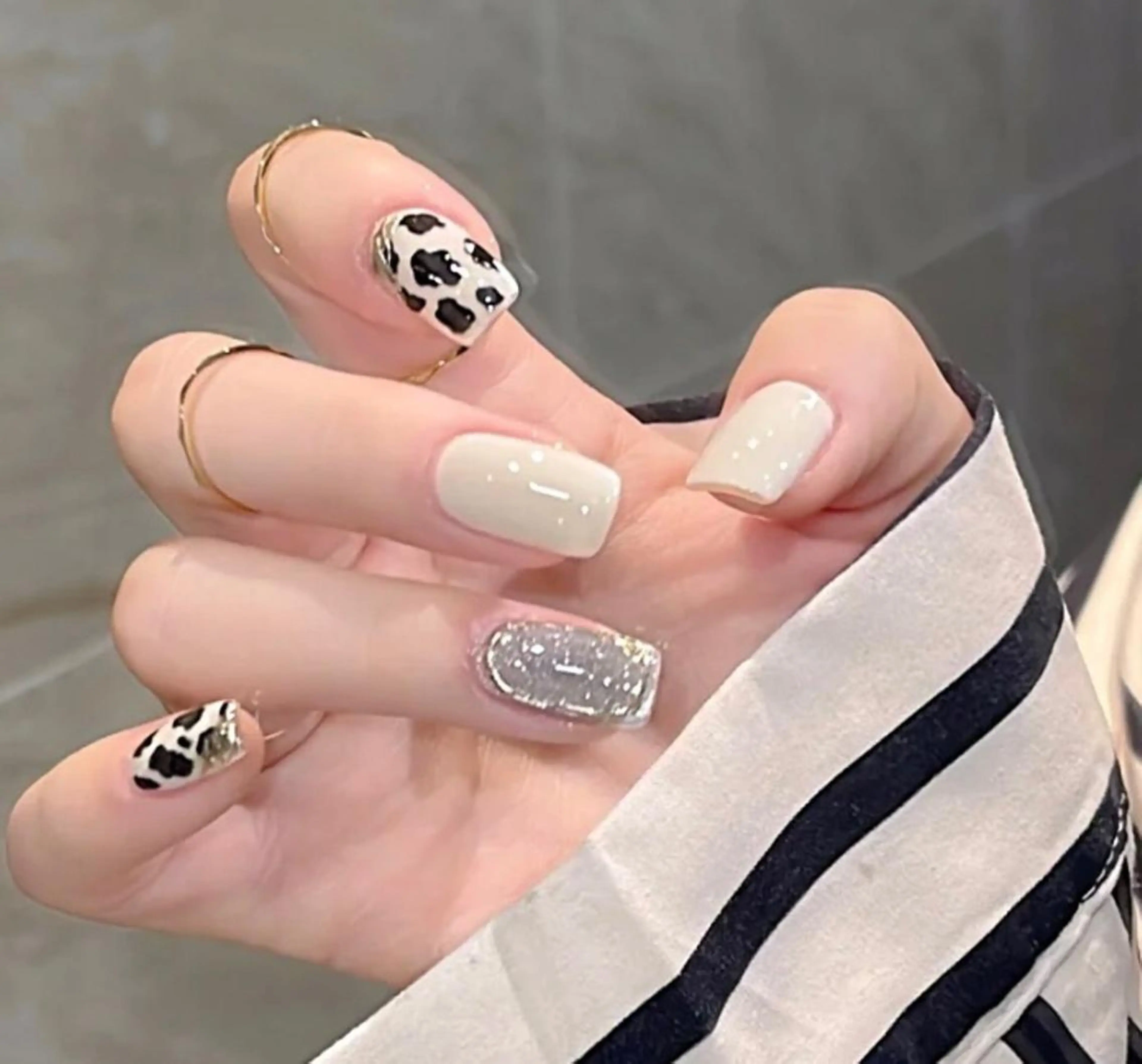 ネイル ハンドネイル VIVIAN リサのネイルデザイン