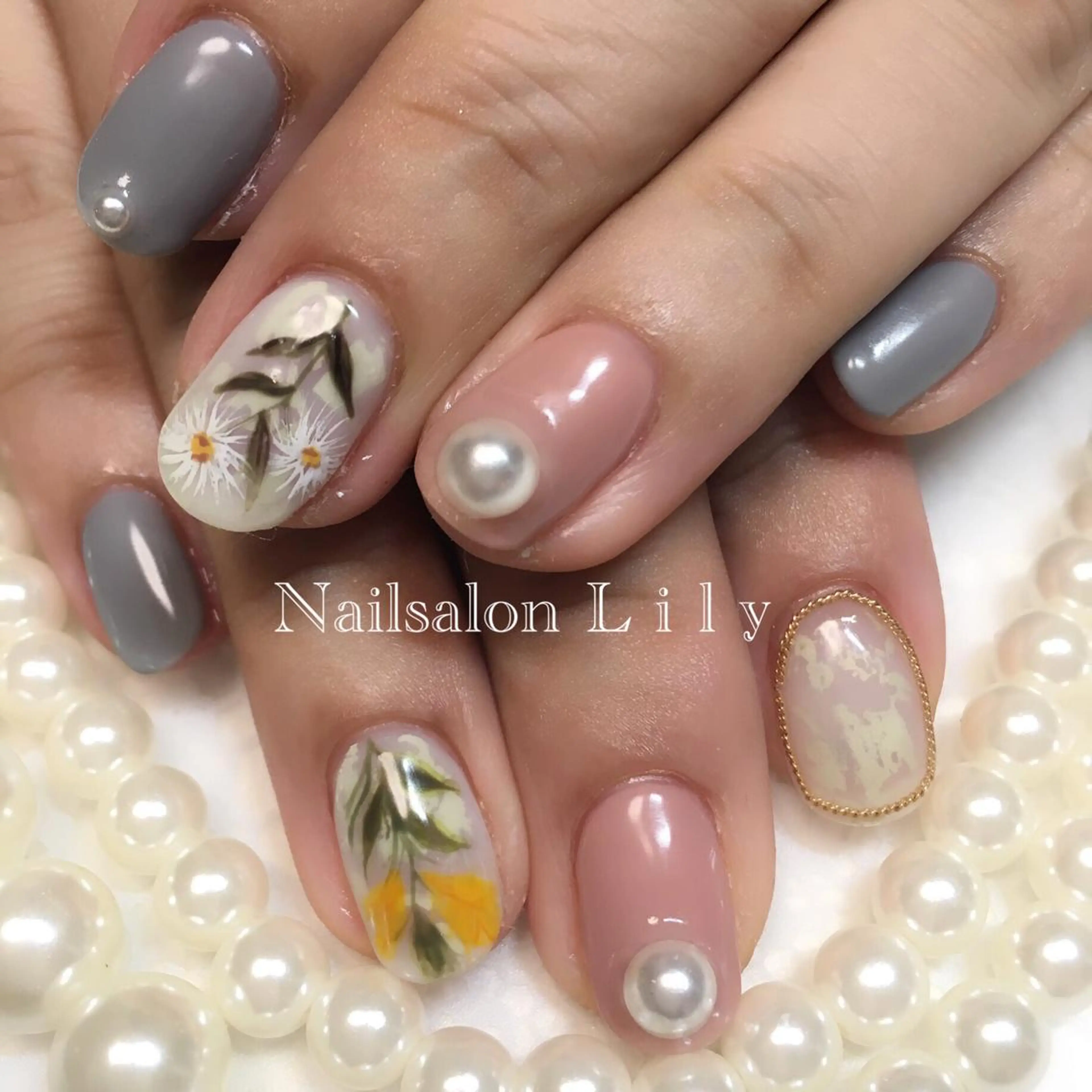 ネイル フラワーネイル ゴージャス 春ネイル Nailsalon Lilyのネイルデザイン