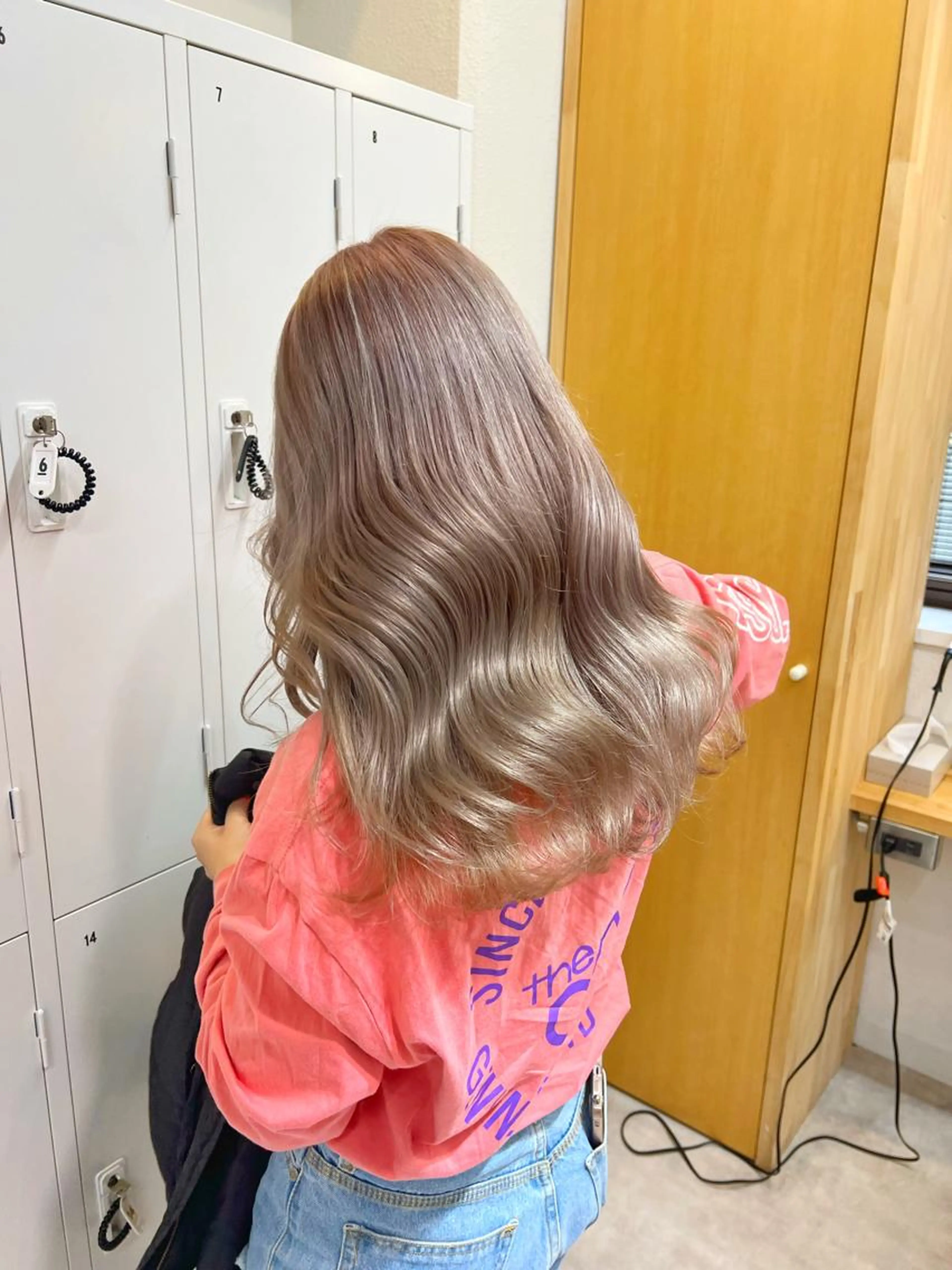 【U22】カット+ブリーチ+カラー+トリートメントの写真