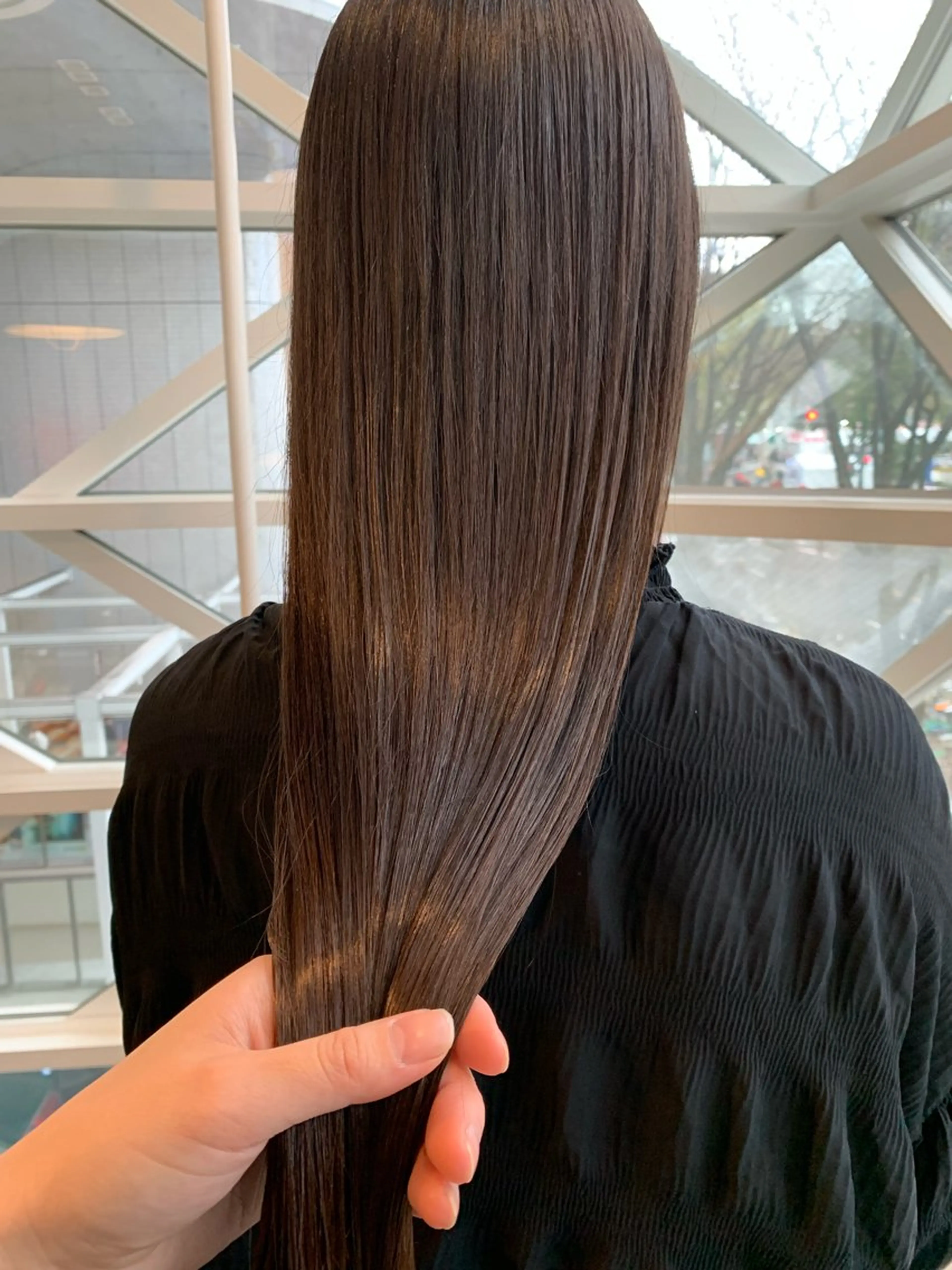 ロング 酸性ストレート 庄司 朱里のヘアスタイル