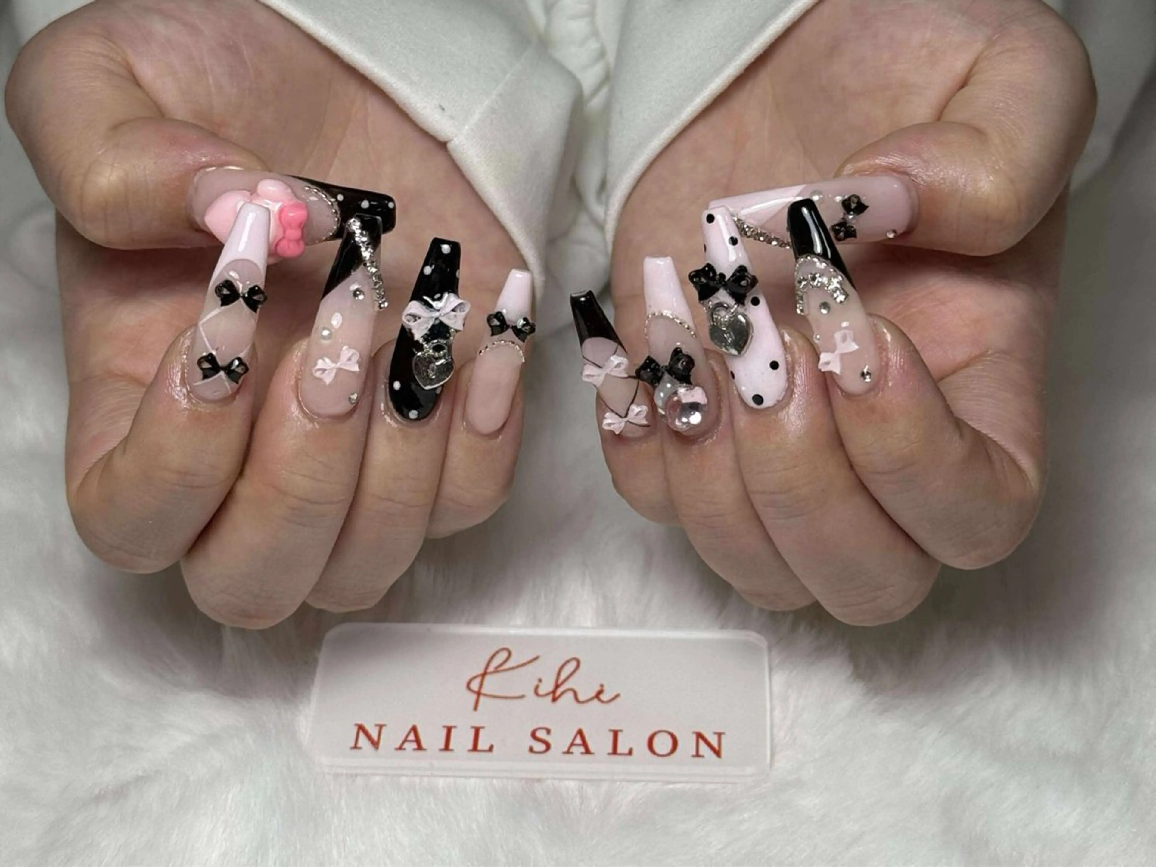 ネイル アートネイル フレンチネイル ジェルネイル グラデーション 韓国ネイル ハンドネイル ハンドケア さくら💮💮 【オフ無料】のネイルデザイン