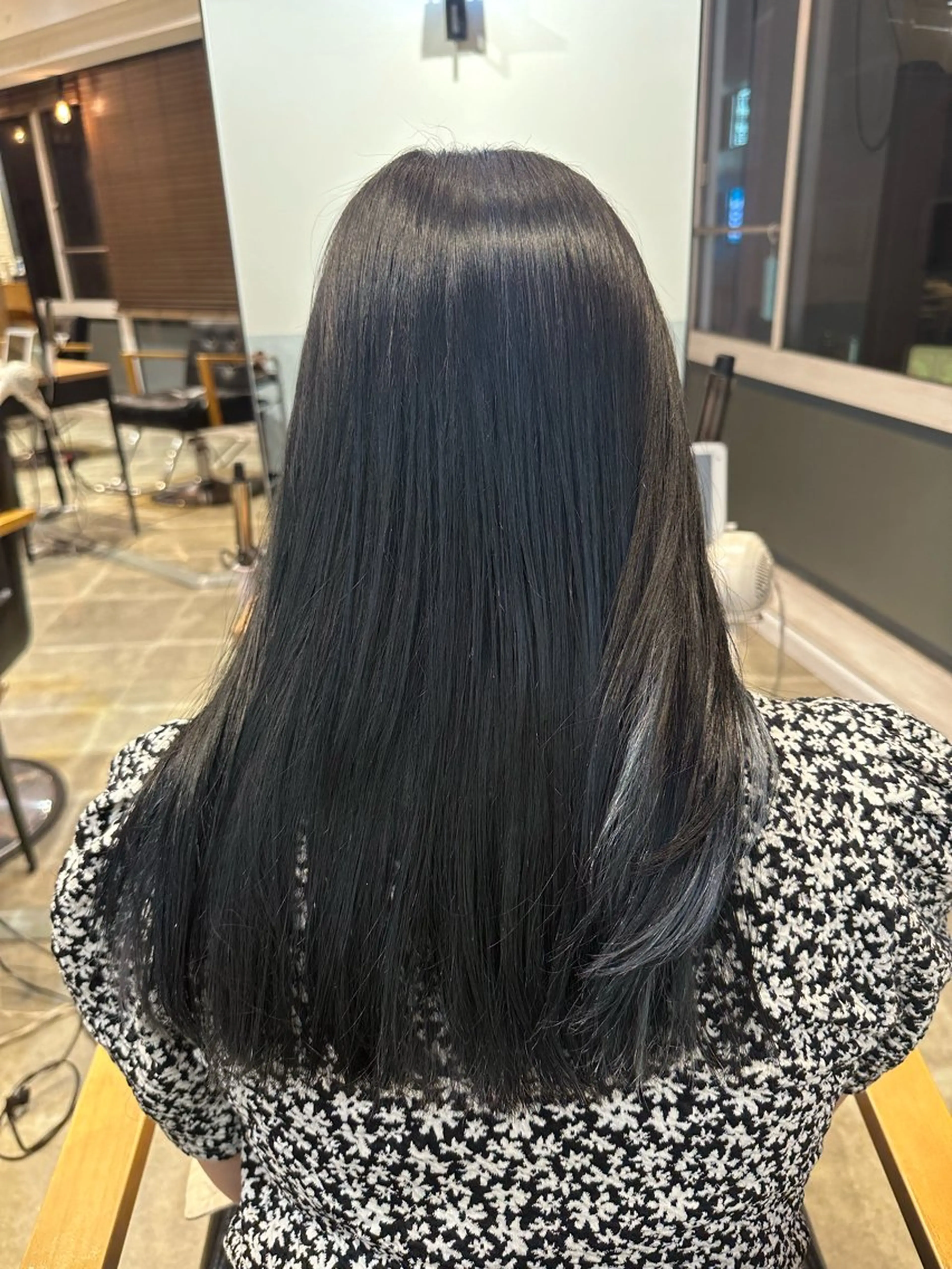 ロング カラー 黒髪 ブルーカラー ブルーブラック 透明感カラー La bonheur hair reve 池袋店所属・🐈‍⬛ マナカ🐈‍⬛のヘアスタイル