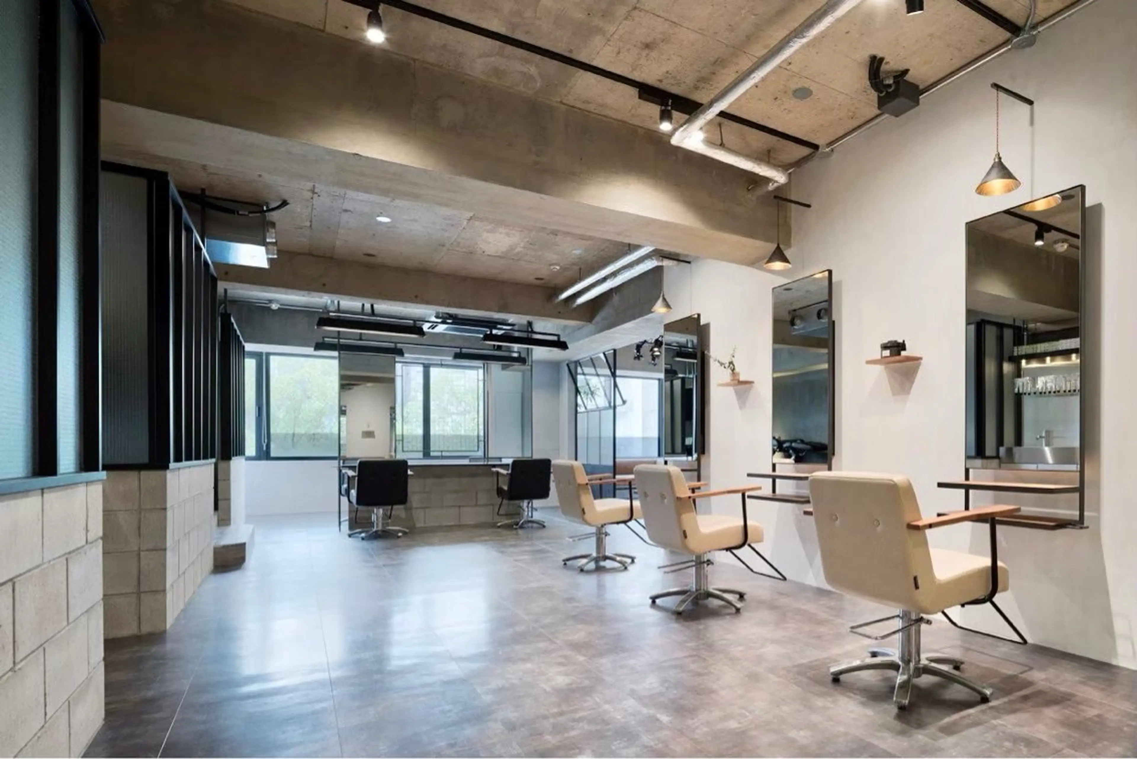 カラー unfeigned02所属・おーした /カットモデル伏見栄のヘアスタイル