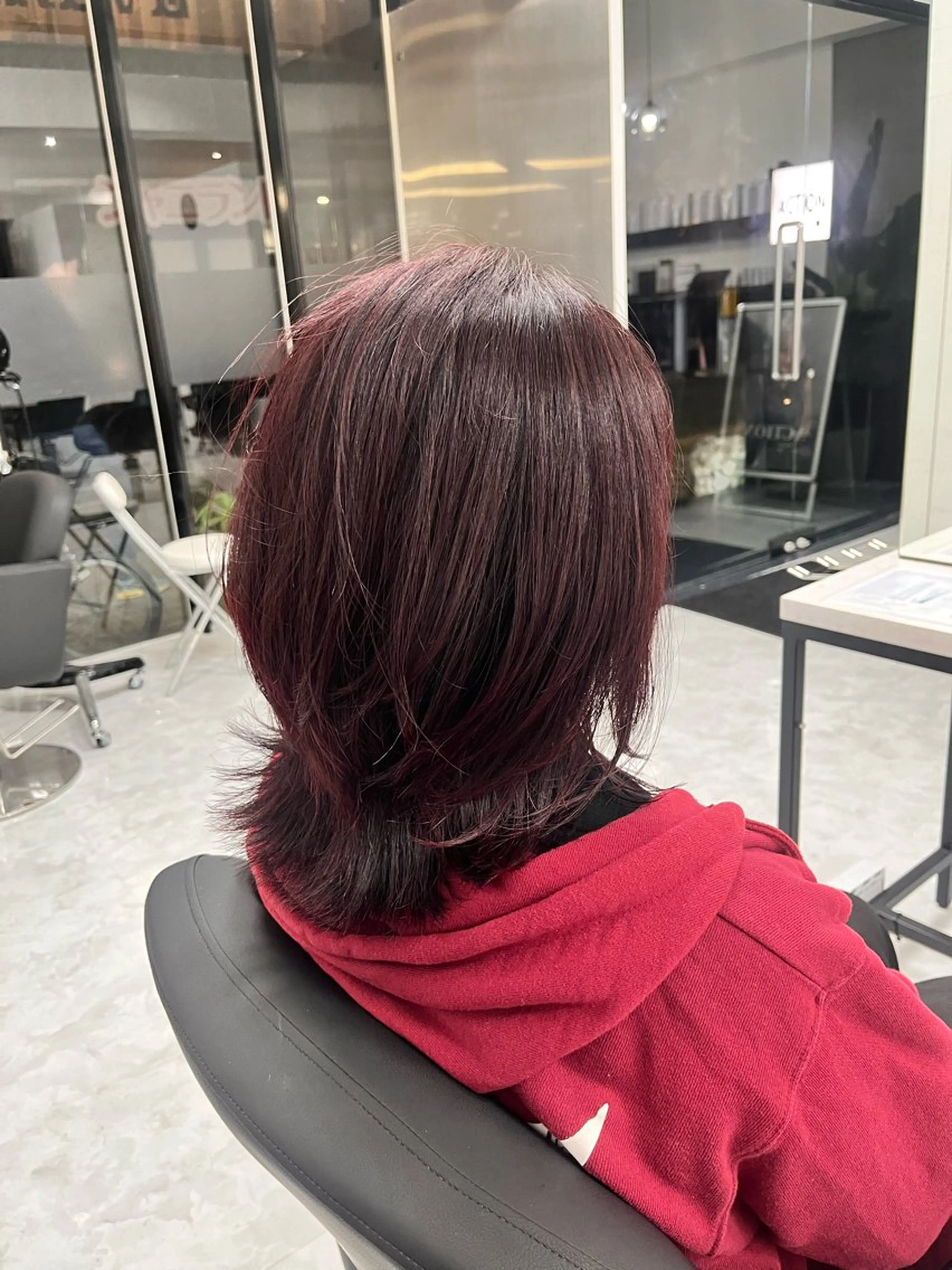 ミディアム ヘアカラー 辻 奈々のヘアスタイル