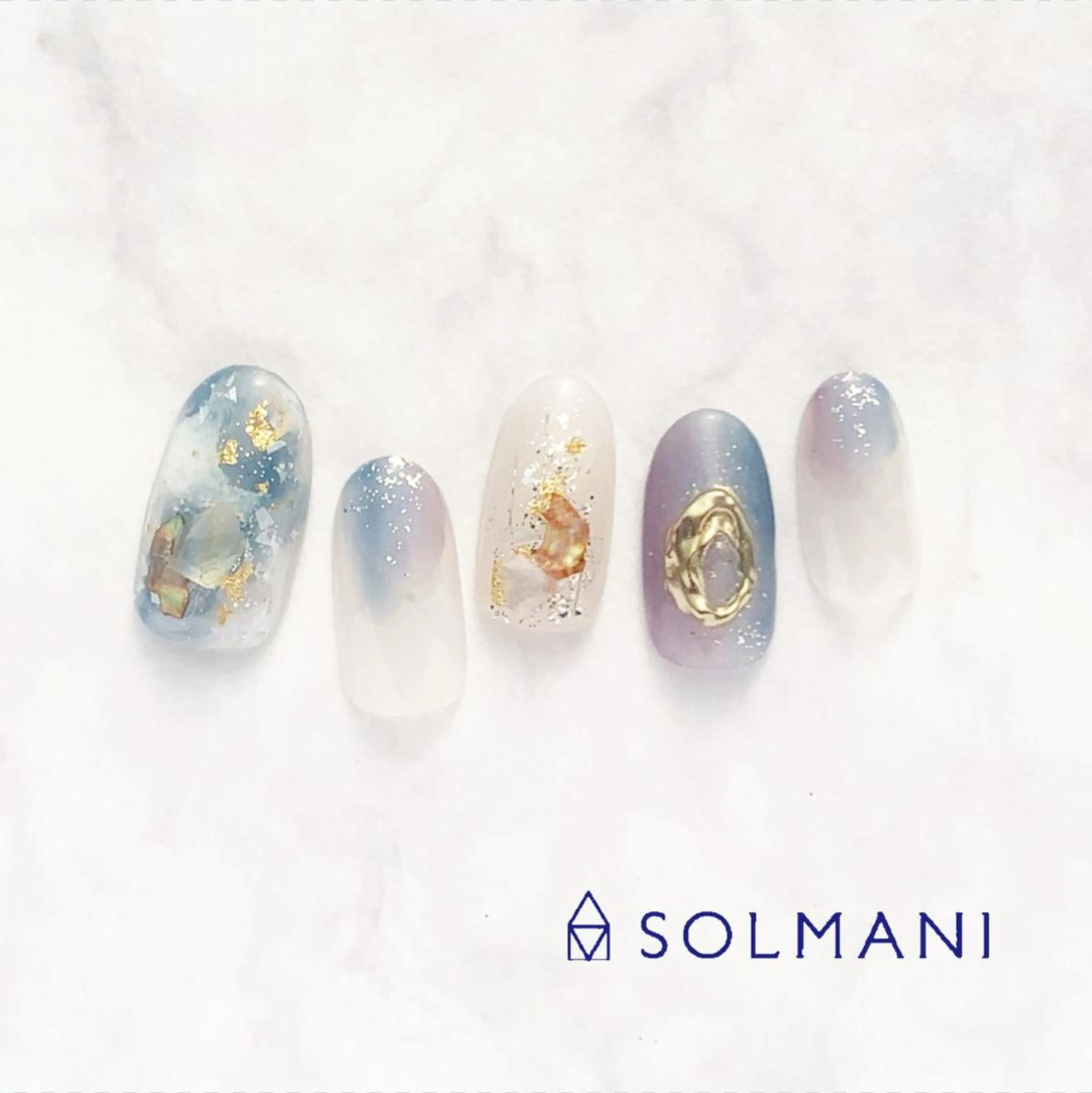 ネイル ミラーネイル ニュアンスネイル SOLMANI 予約担当のネイルデザイン