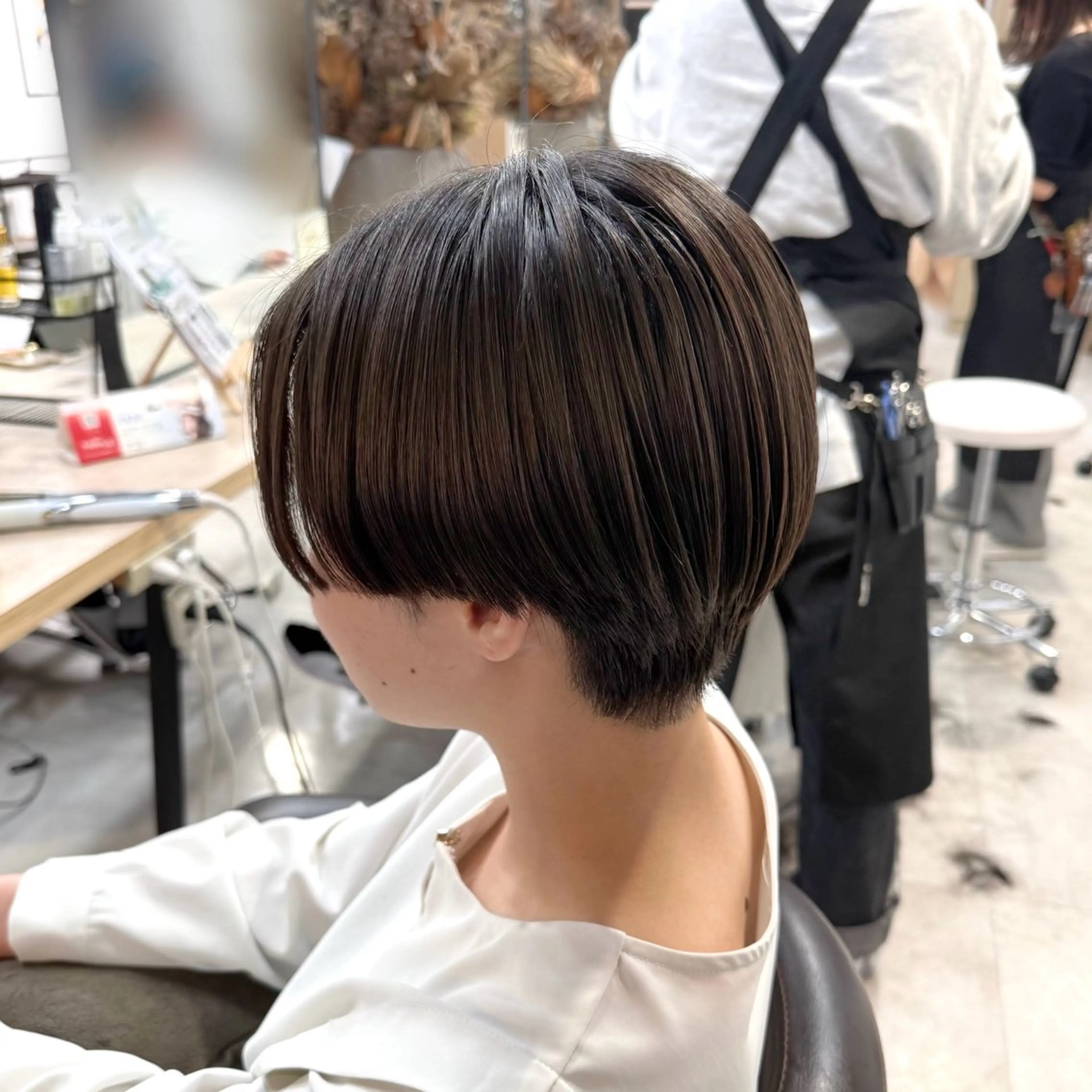 ショート カット ピンク・ラベンダー 艶カラー🍁かえでのヘアスタイル