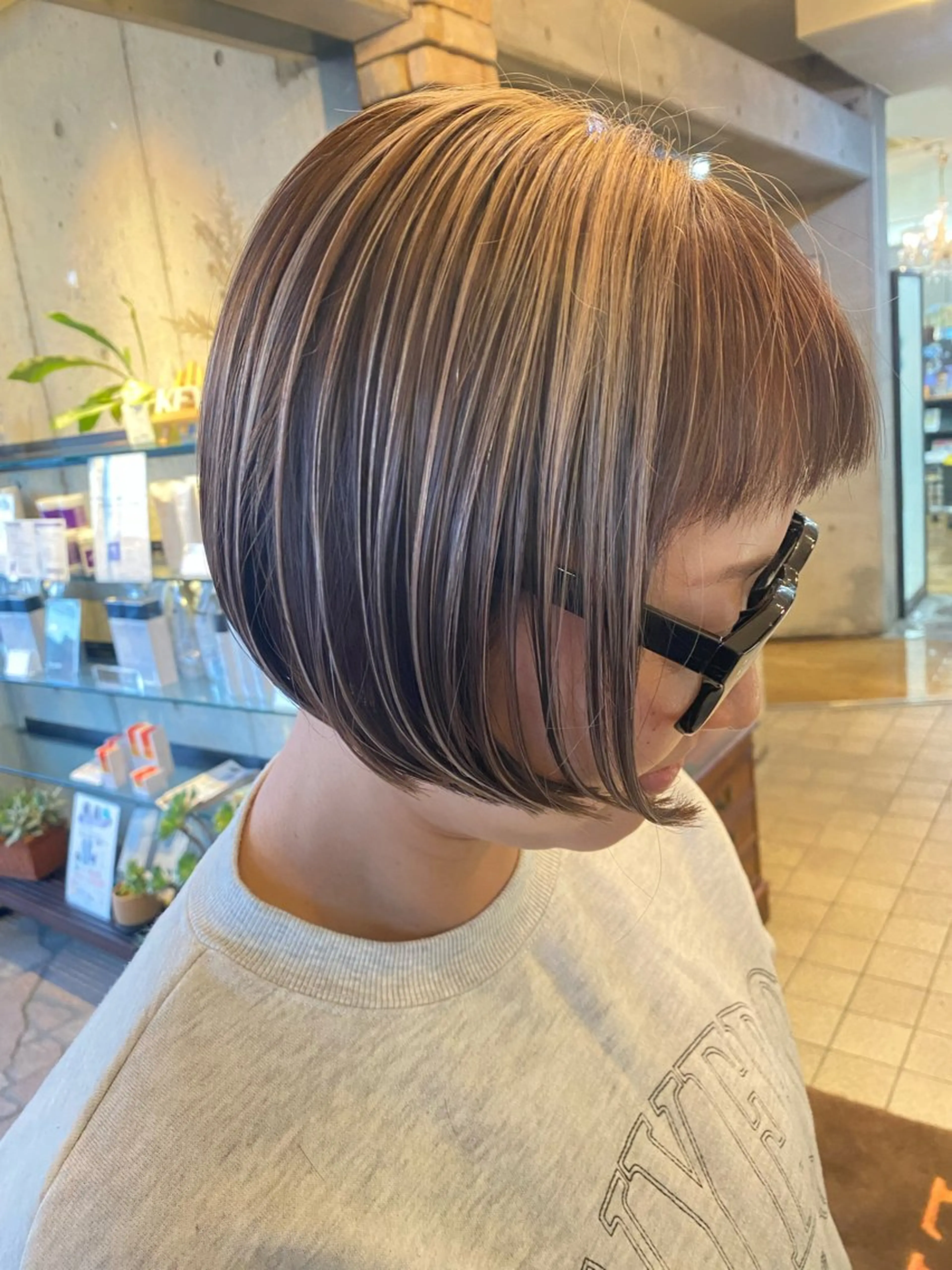 ショート カラー ショートボブ ハイライトカラー ボブ ハイライト ショートヘア ヘアカラー ラピスキーズ 寺本のヘアスタイル