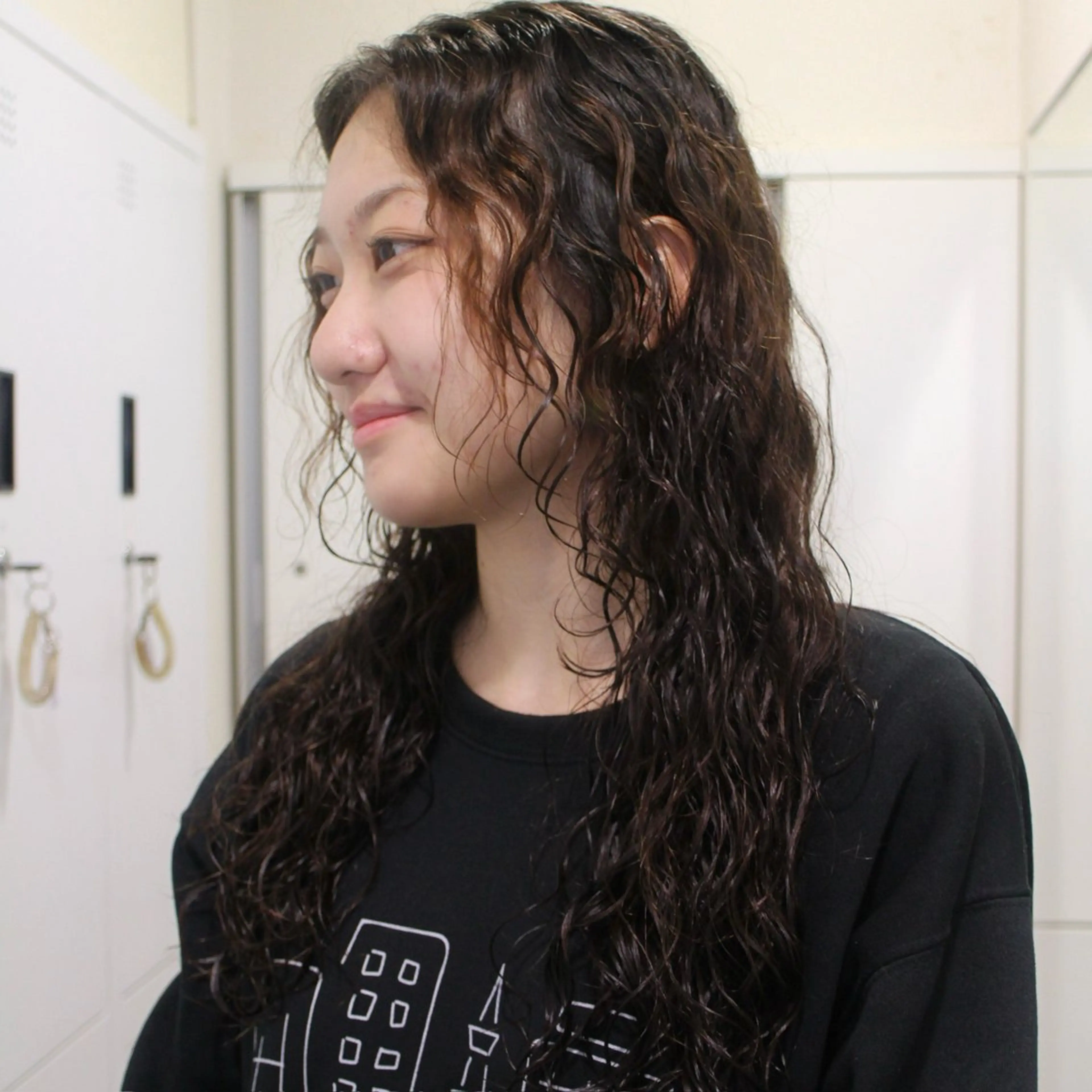 ロング パーマ カーリーパーマ/ 透明ｶﾗｰ/MIKUのヘアスタイル