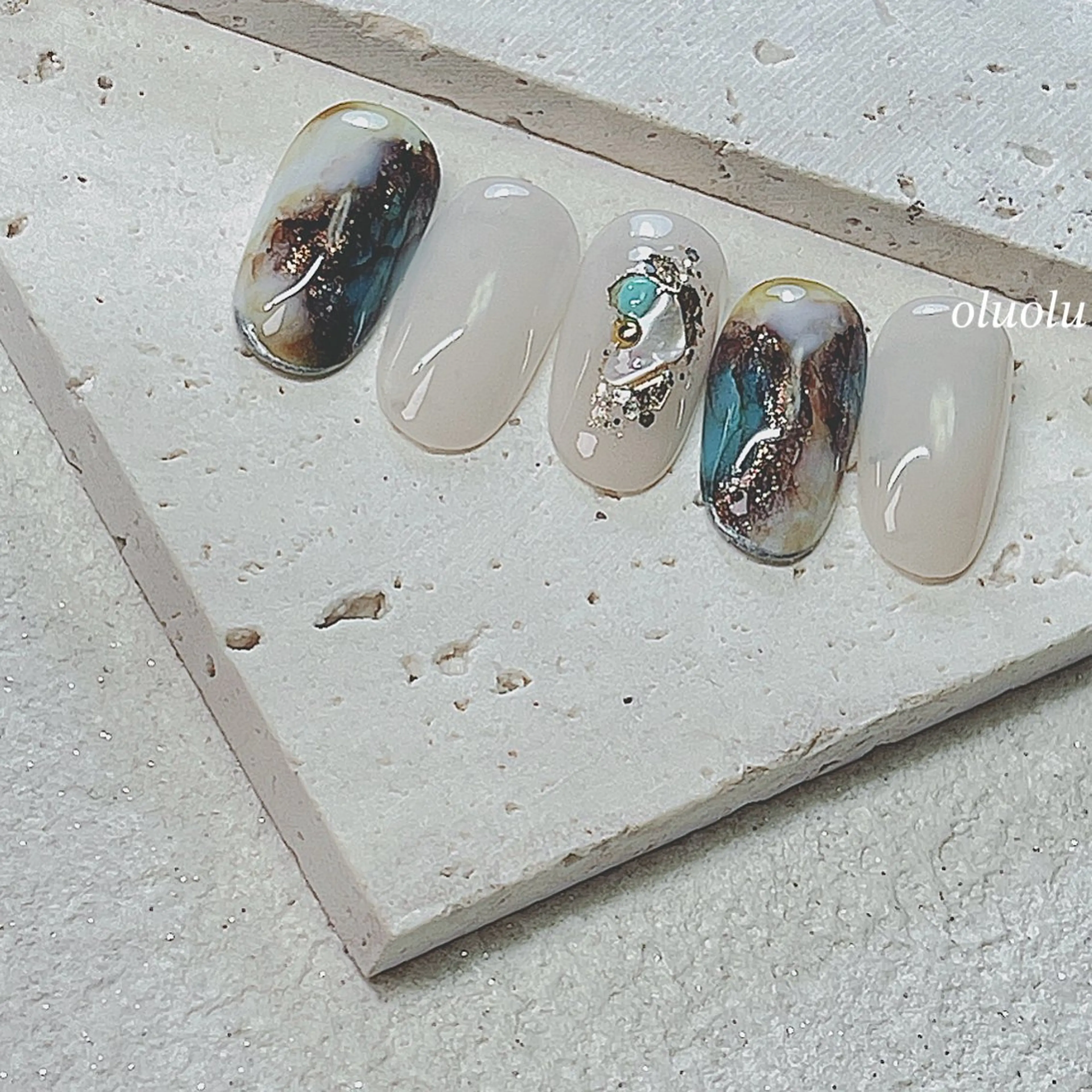 ネイル アートネイル フラッシュネイル フットネイル マグネットネイル ニュアンスネイル ハンドネイル 大村 紬華のネイルデザイン