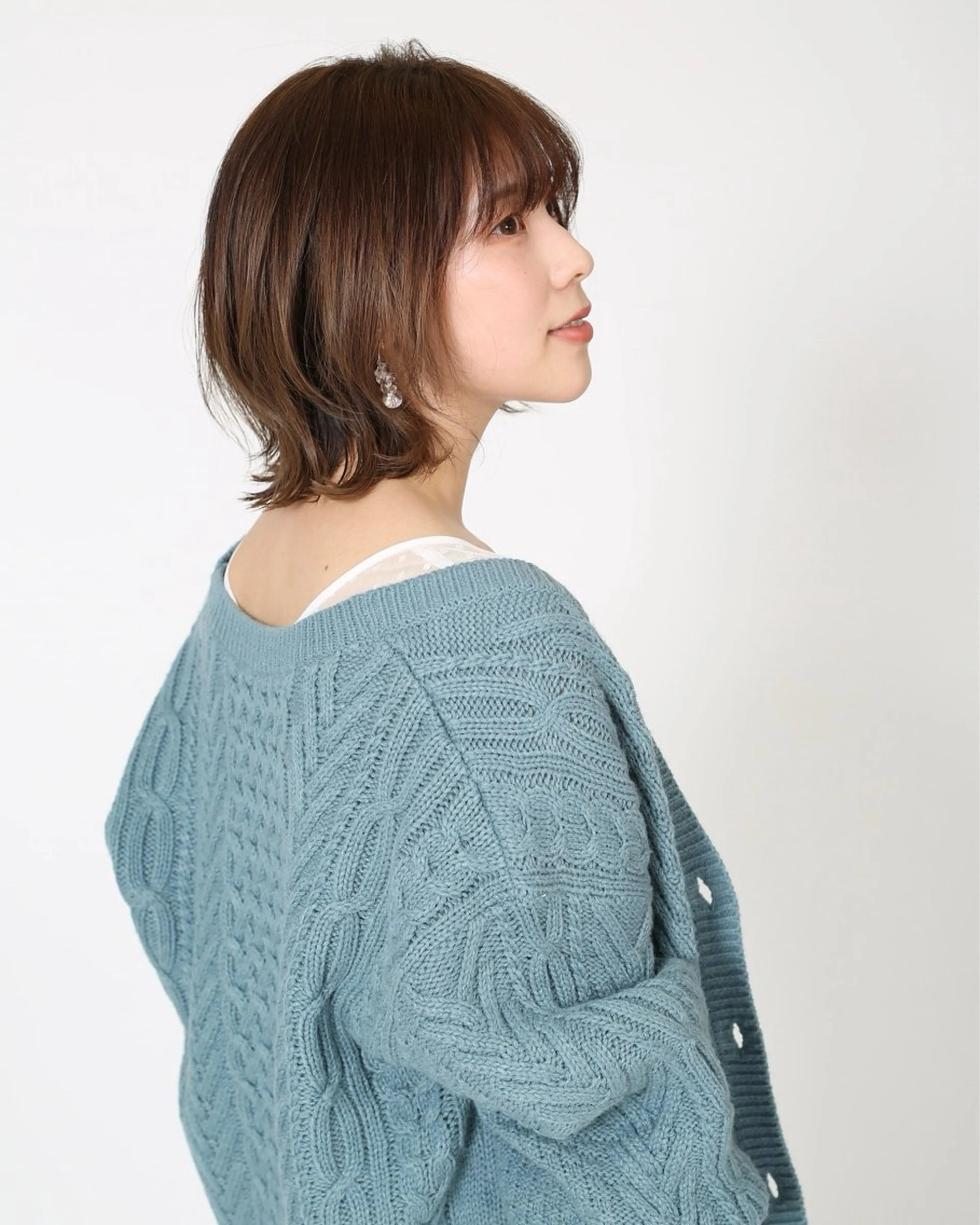 ミディアム 外ハネヘア カット ヘアカラー トリートメント 石沢 知康のヘアスタイル