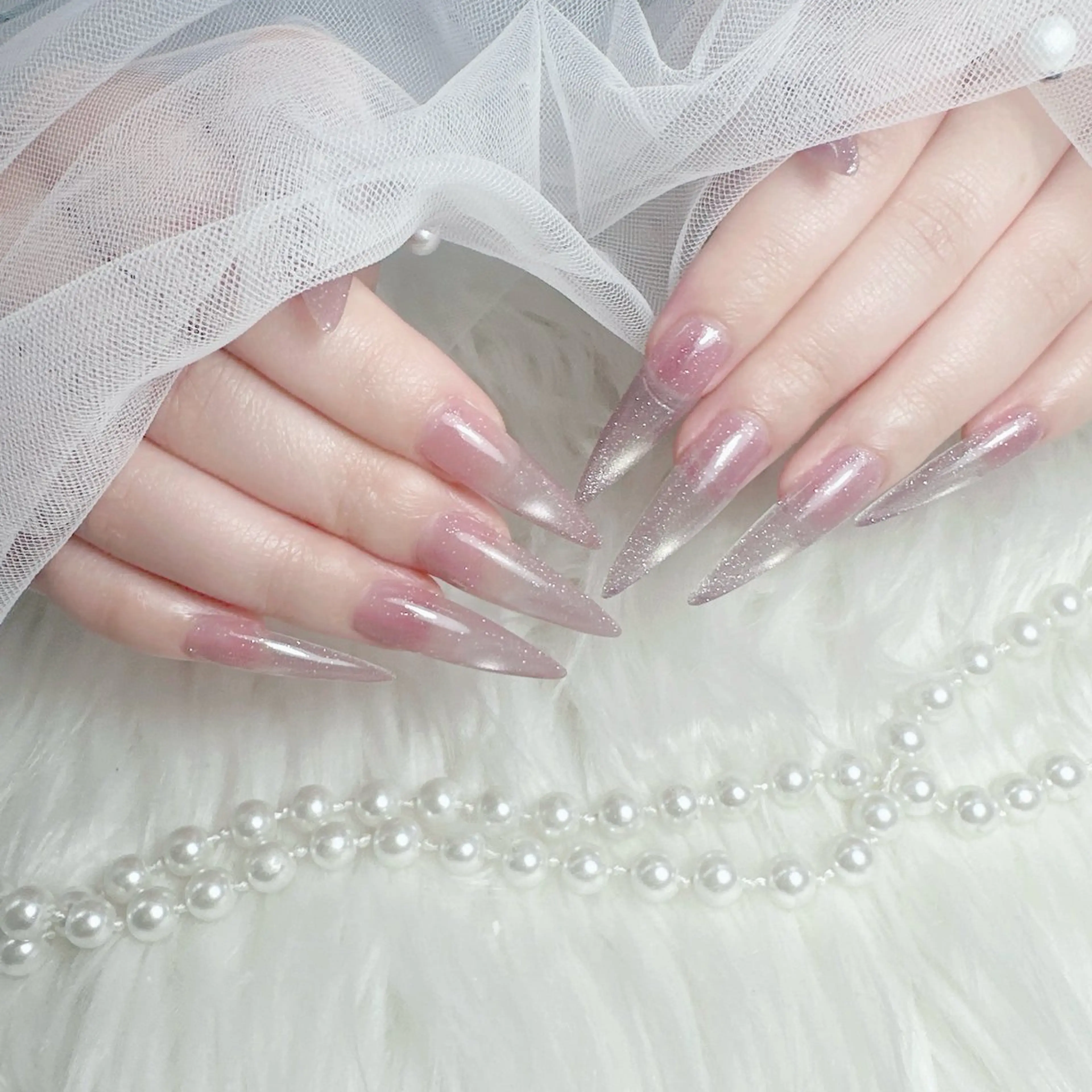 ネイル アートネイル ジェルネイル グラデーション キラキラネイル ラメ(グリッター) ハンドネイル Viola. 優花のネイルデザイン