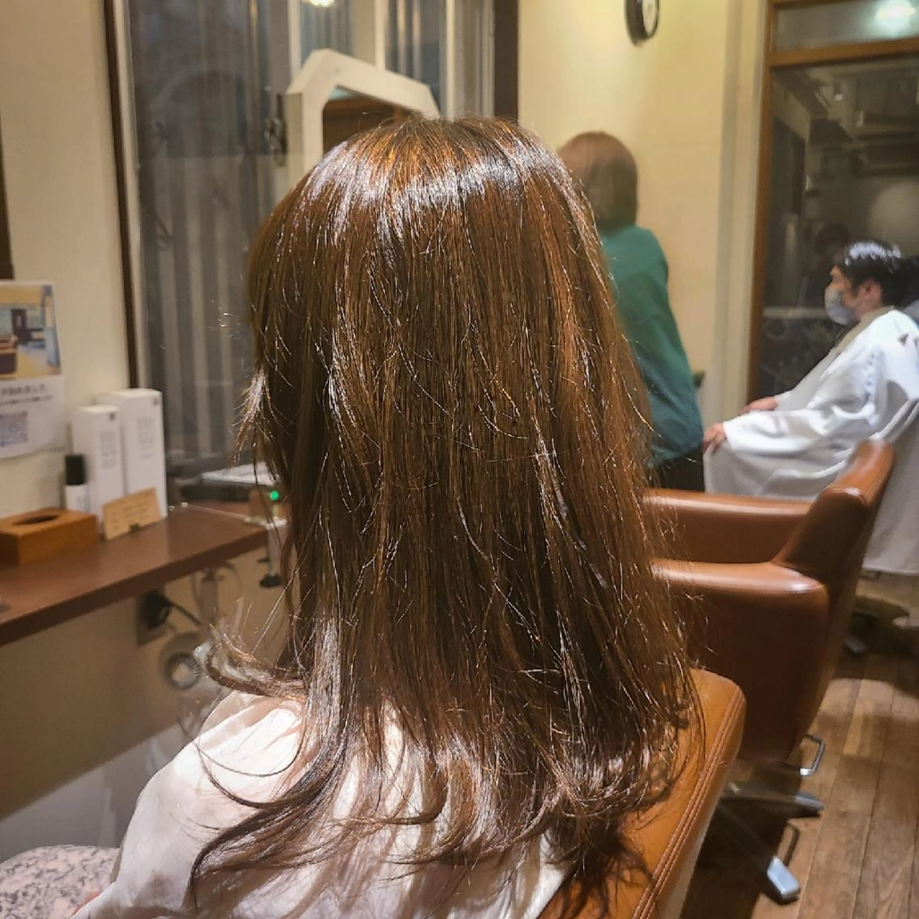 セミロング カラー ベージュカラー ブリーチ 透明感カラー オリーブベージュ オレンジ ヘアカラー トリートメント Hazumi Ayanoのヘアスタイル