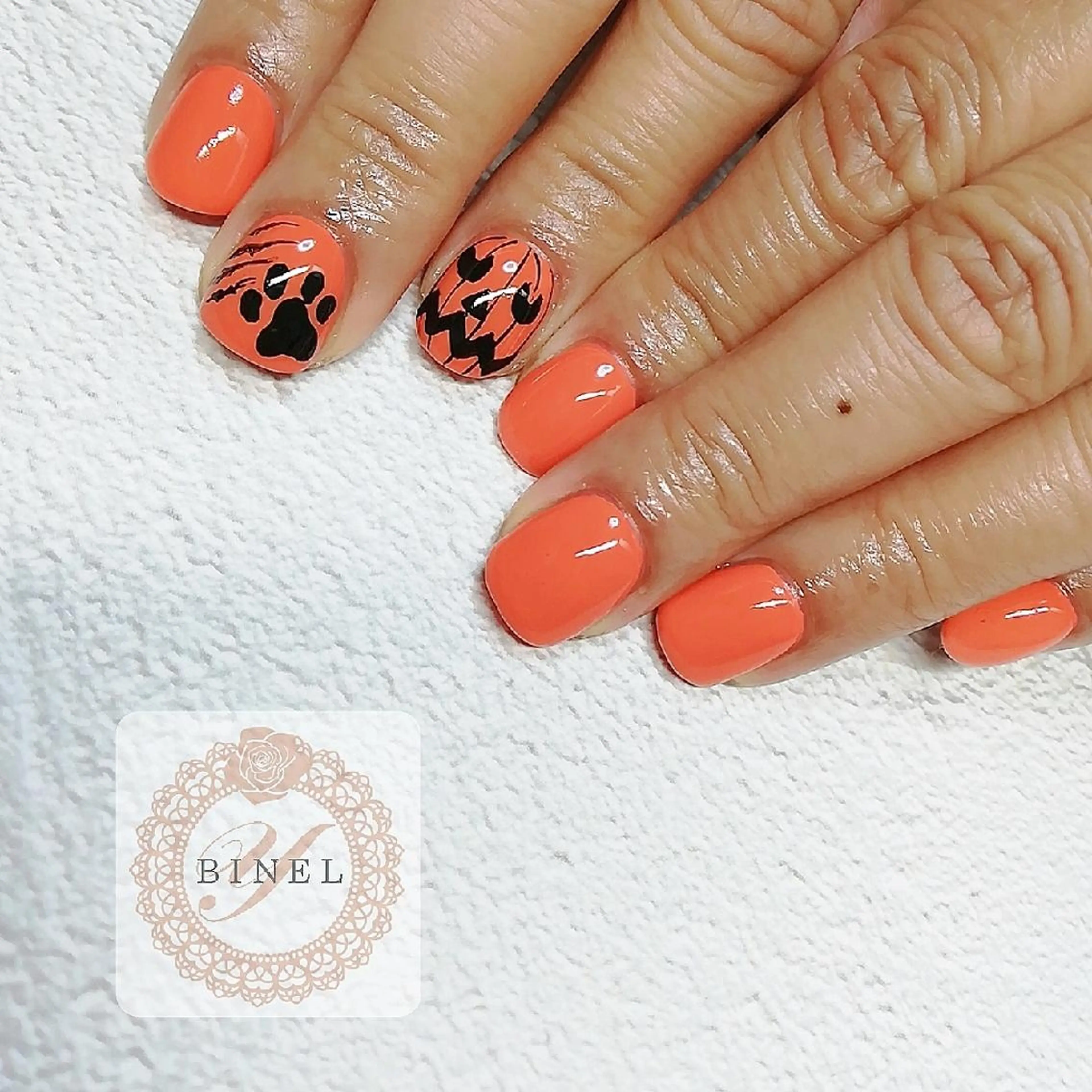 ネイル ハロウィン 持ち込み ハンドネイル Nail Salon Y.BINELのネイルデザイン