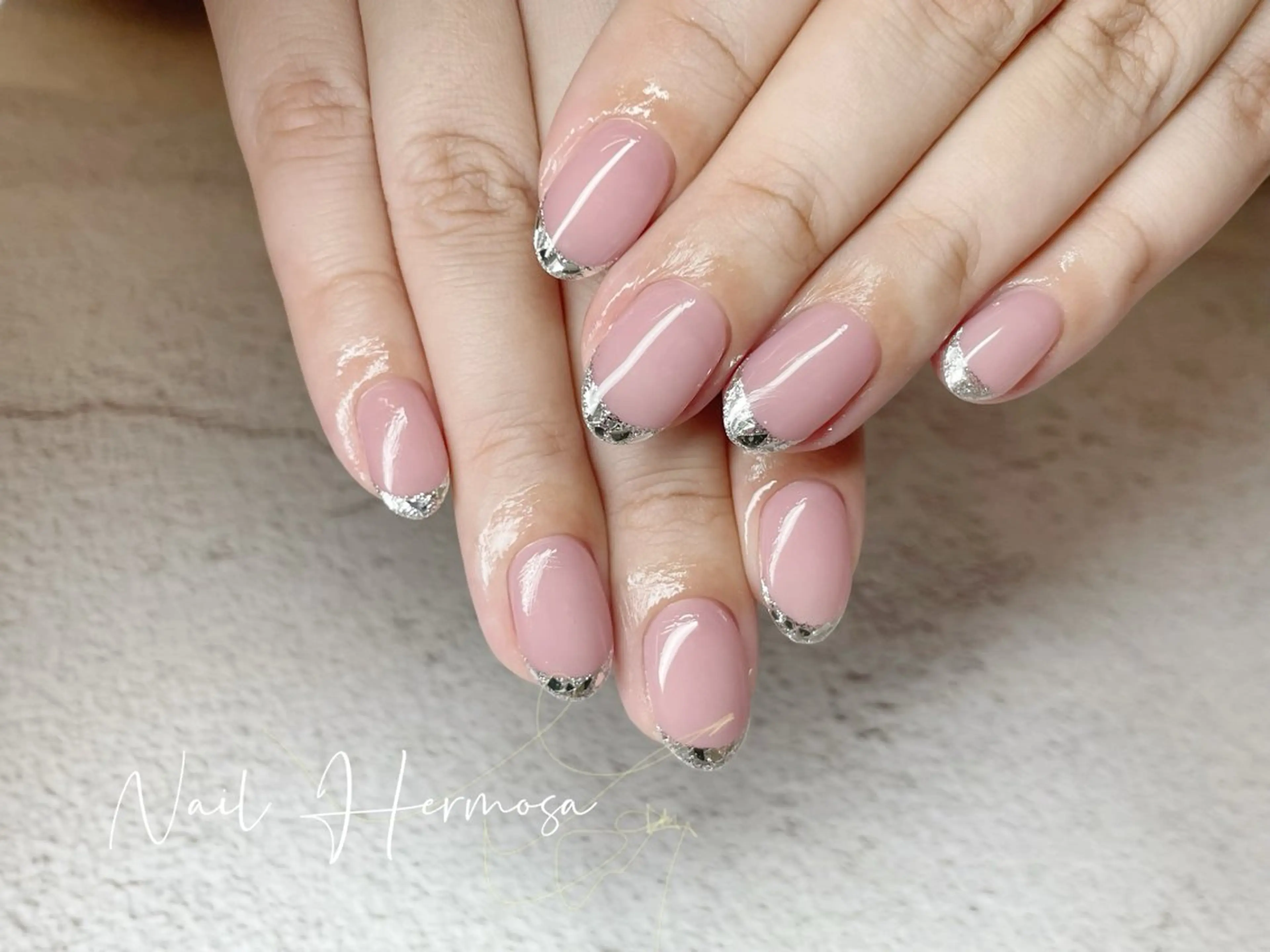 ネイル アートネイル ジェルネイル グラデーション マグネットネイル 持ち込み ハンドネイル エルモサ YURIKAのネイルデザイン