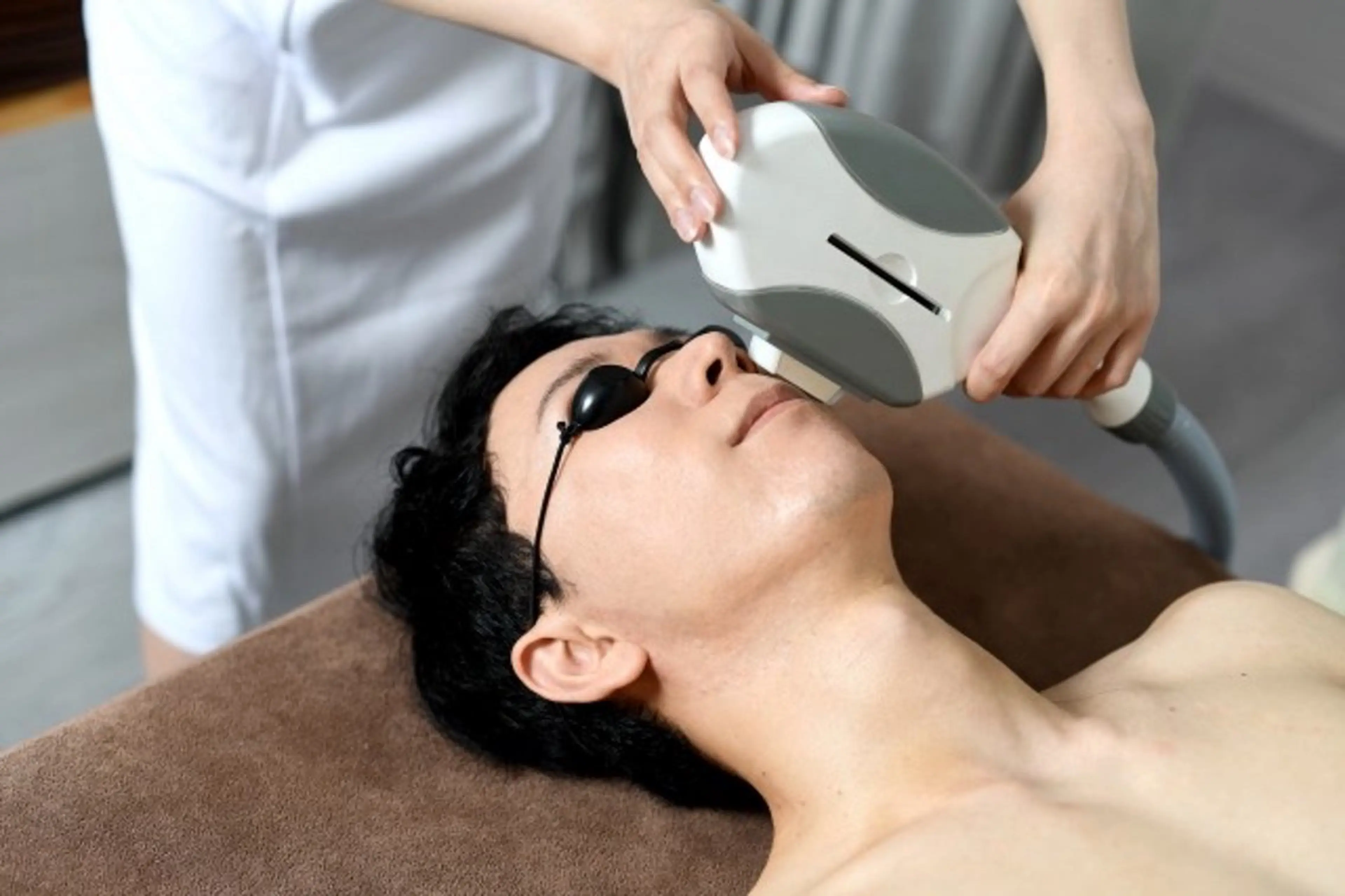 初回！ヒゲ脱毛(鼻下、口下、アゴ、アゴ下、頬、もみあげ)の写真